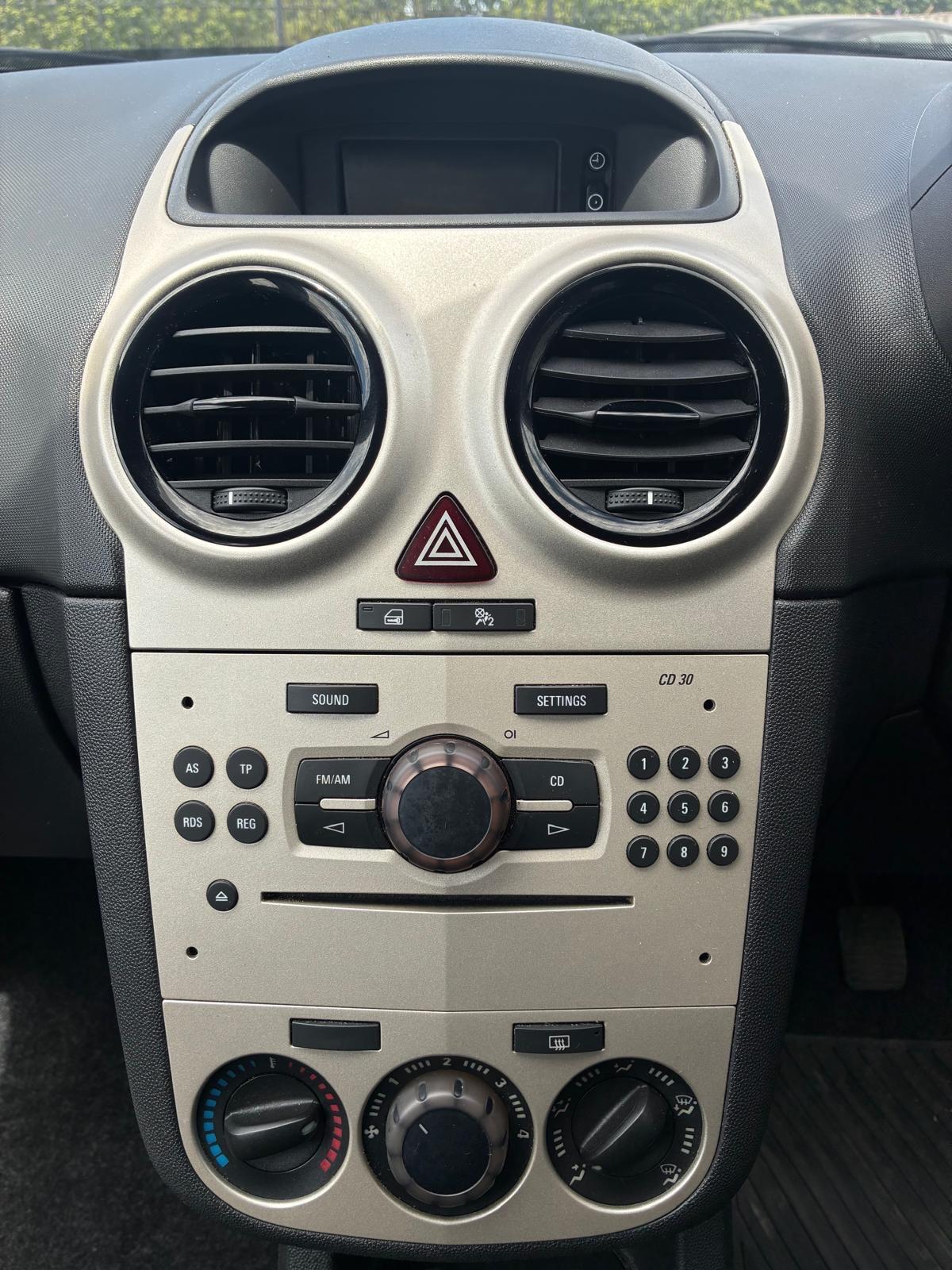 Vauxhall Corsa view 21