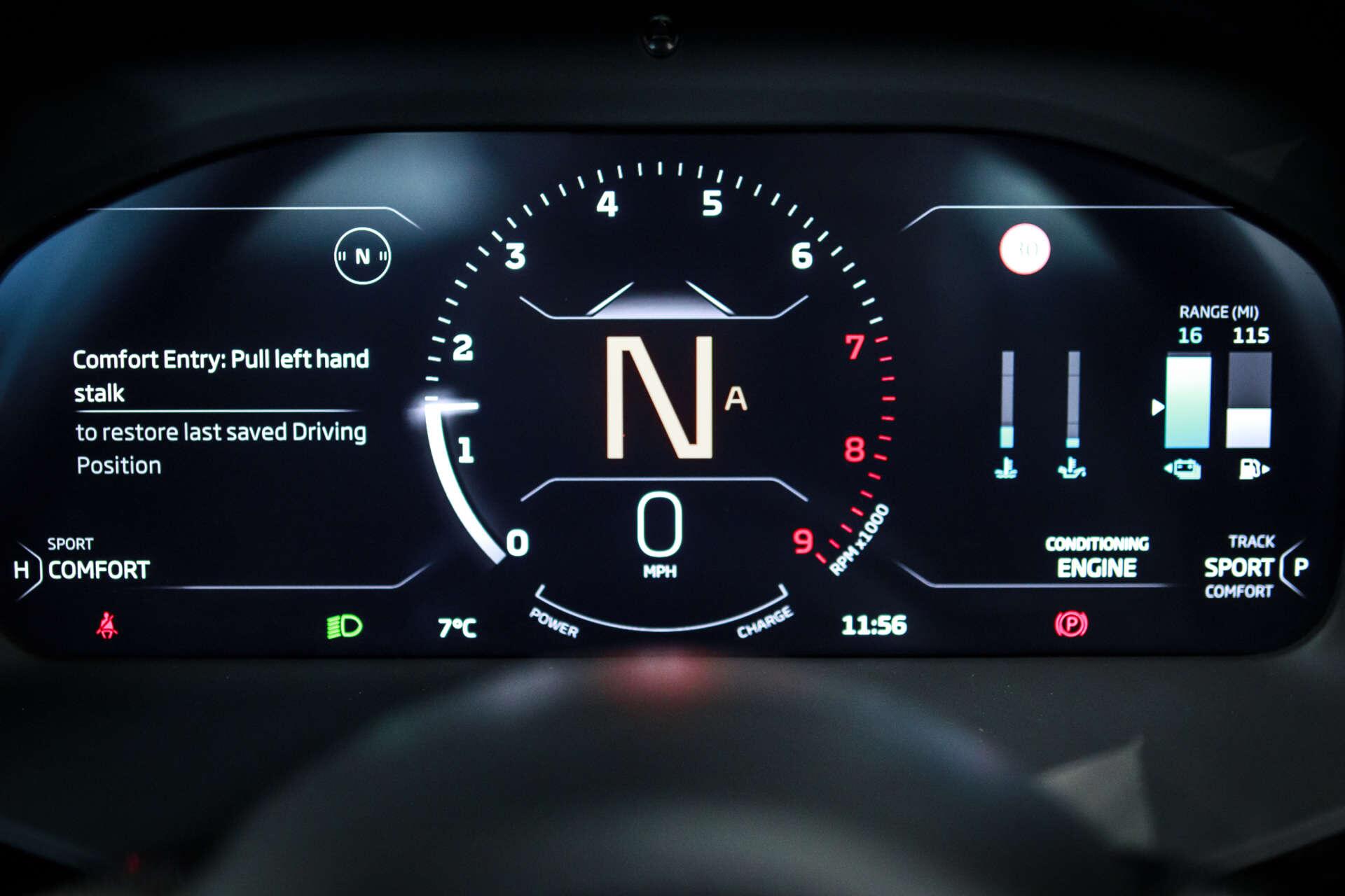 McLaren Artura view 33