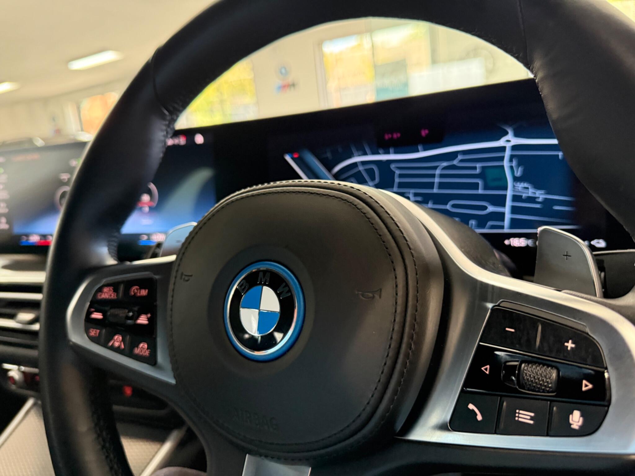 BMW 3 Series view 19