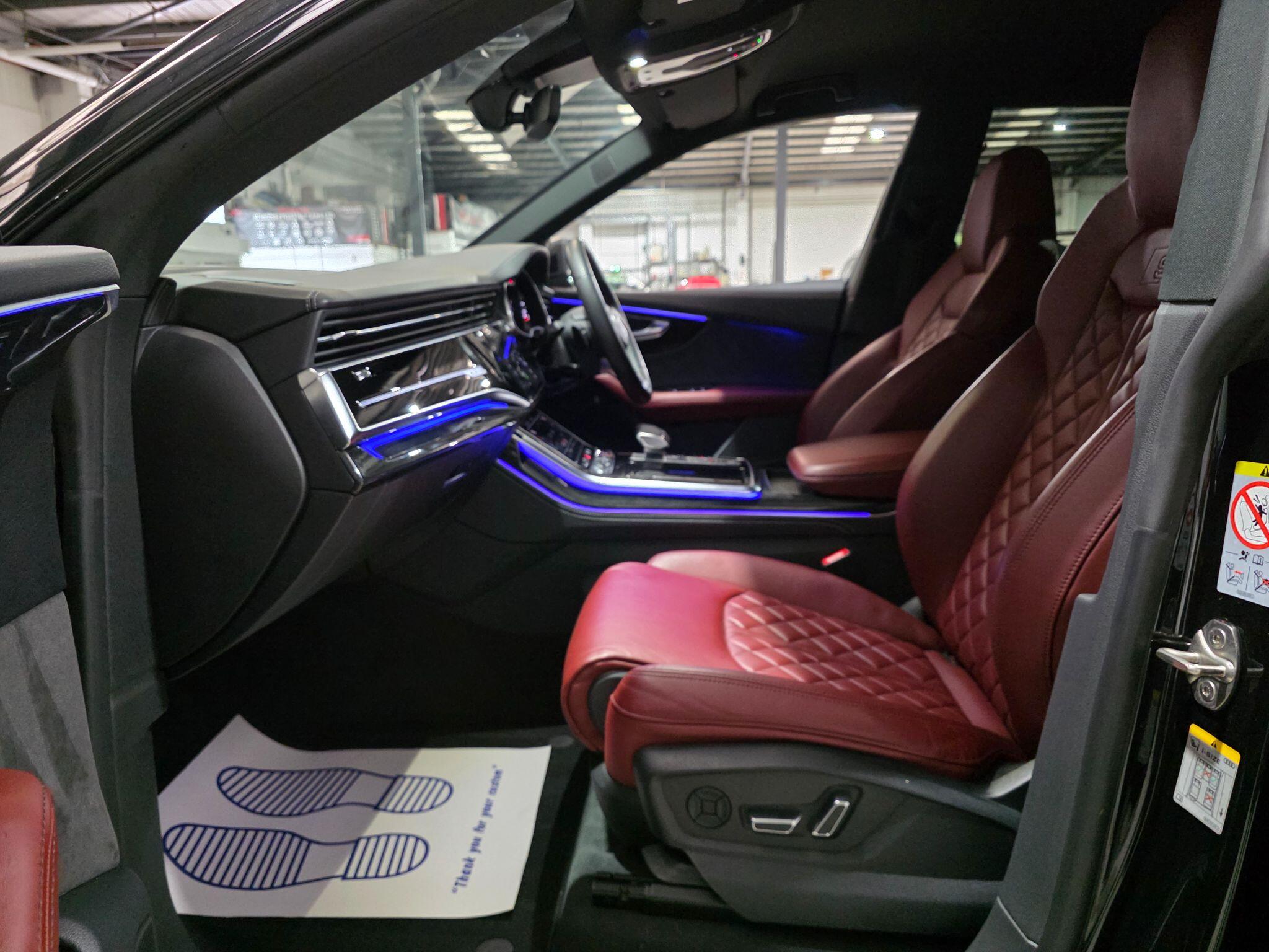 Audi SQ8 view 34