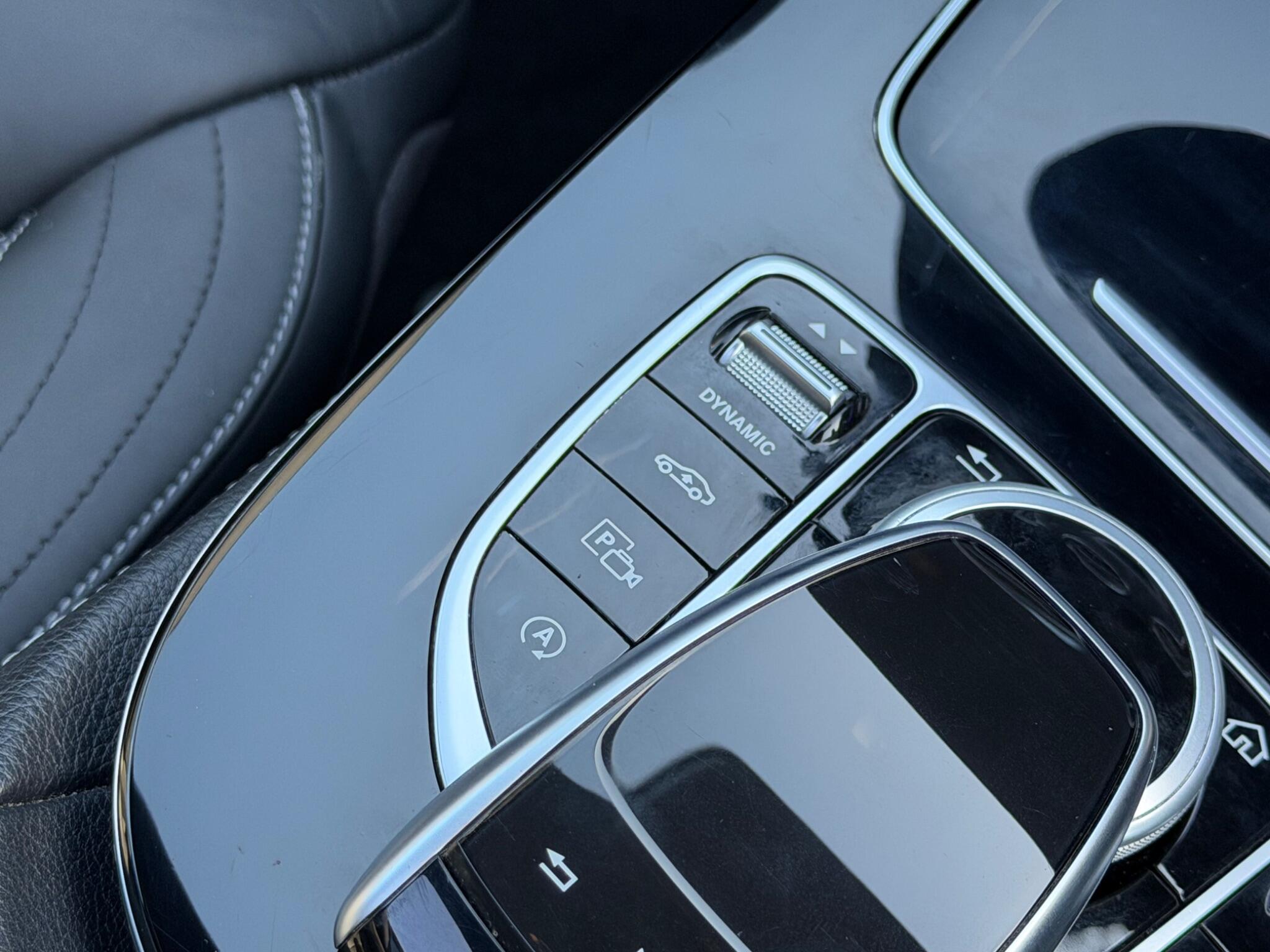 Mercedes-Benz E-Class view 43