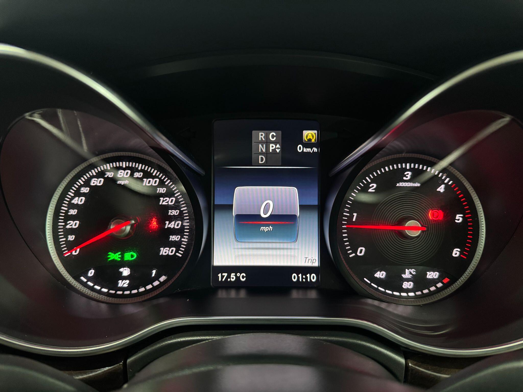 Mercedes-Benz V-Class view 35