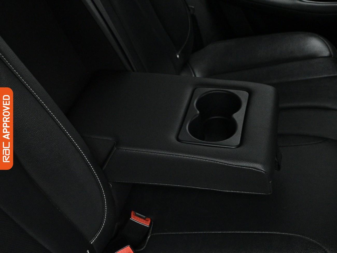 MG MG5 view 24