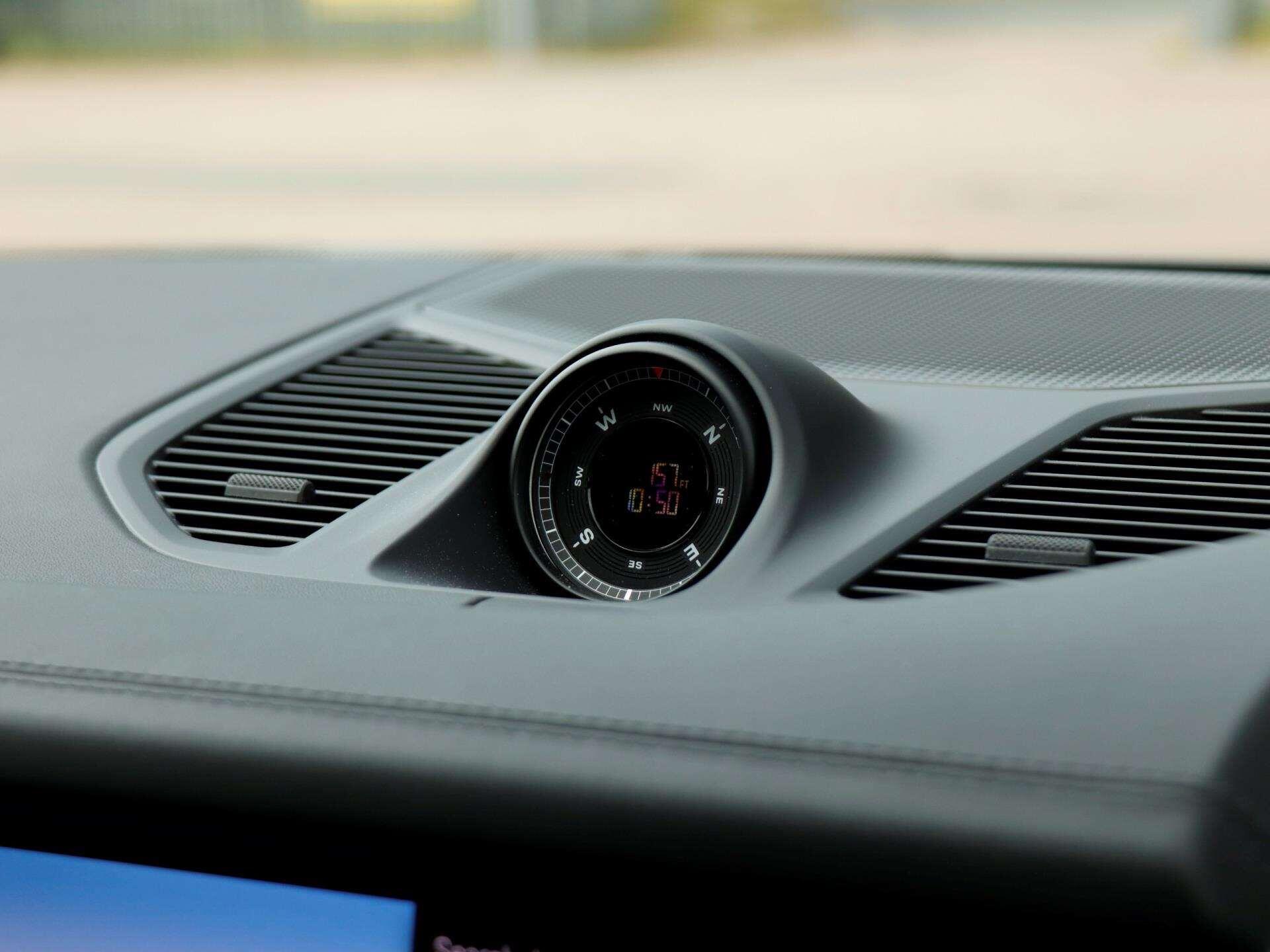 Porsche Cayenne view 14