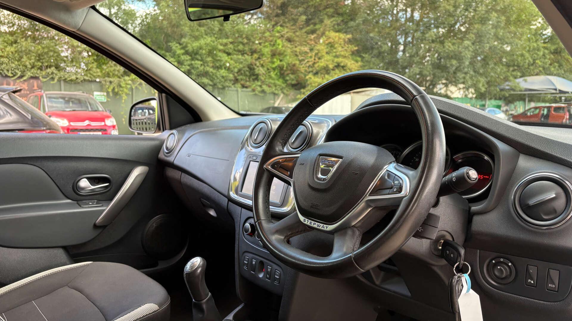 Dacia Sandero view 7