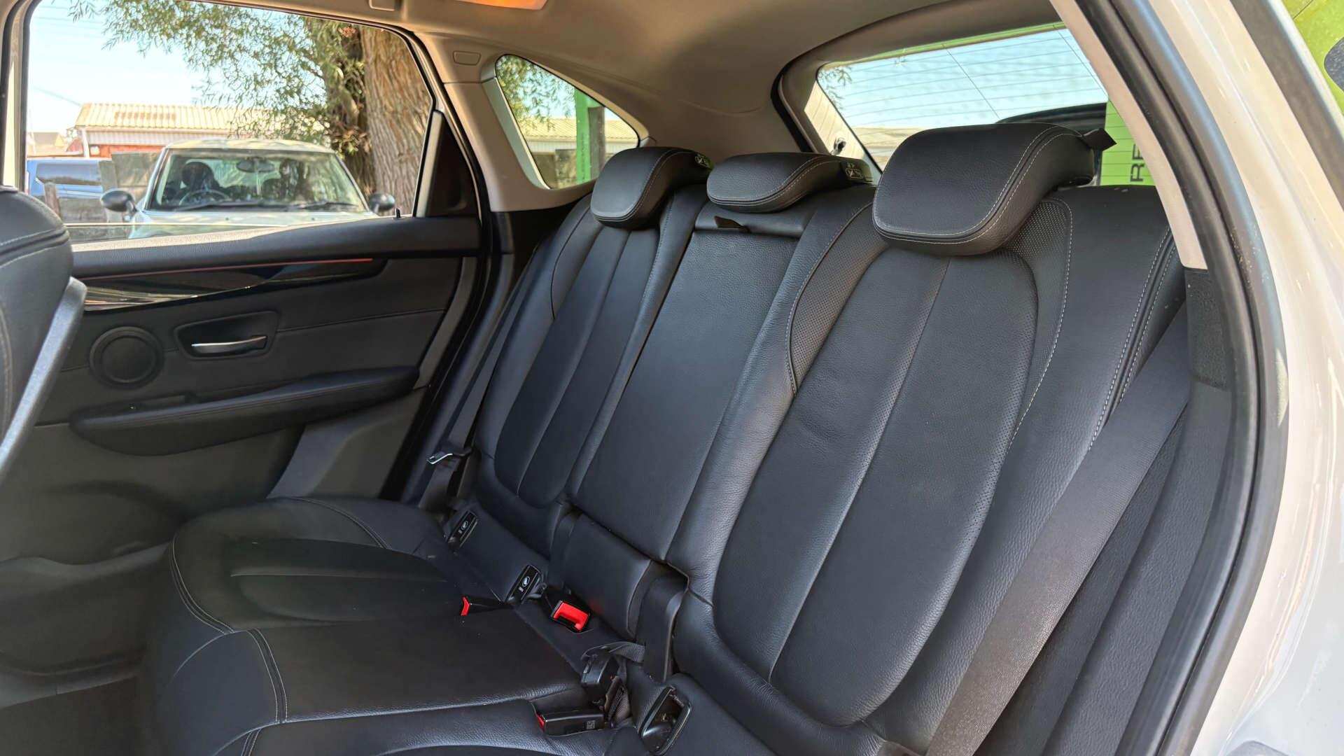 BMW 2 Series view 11