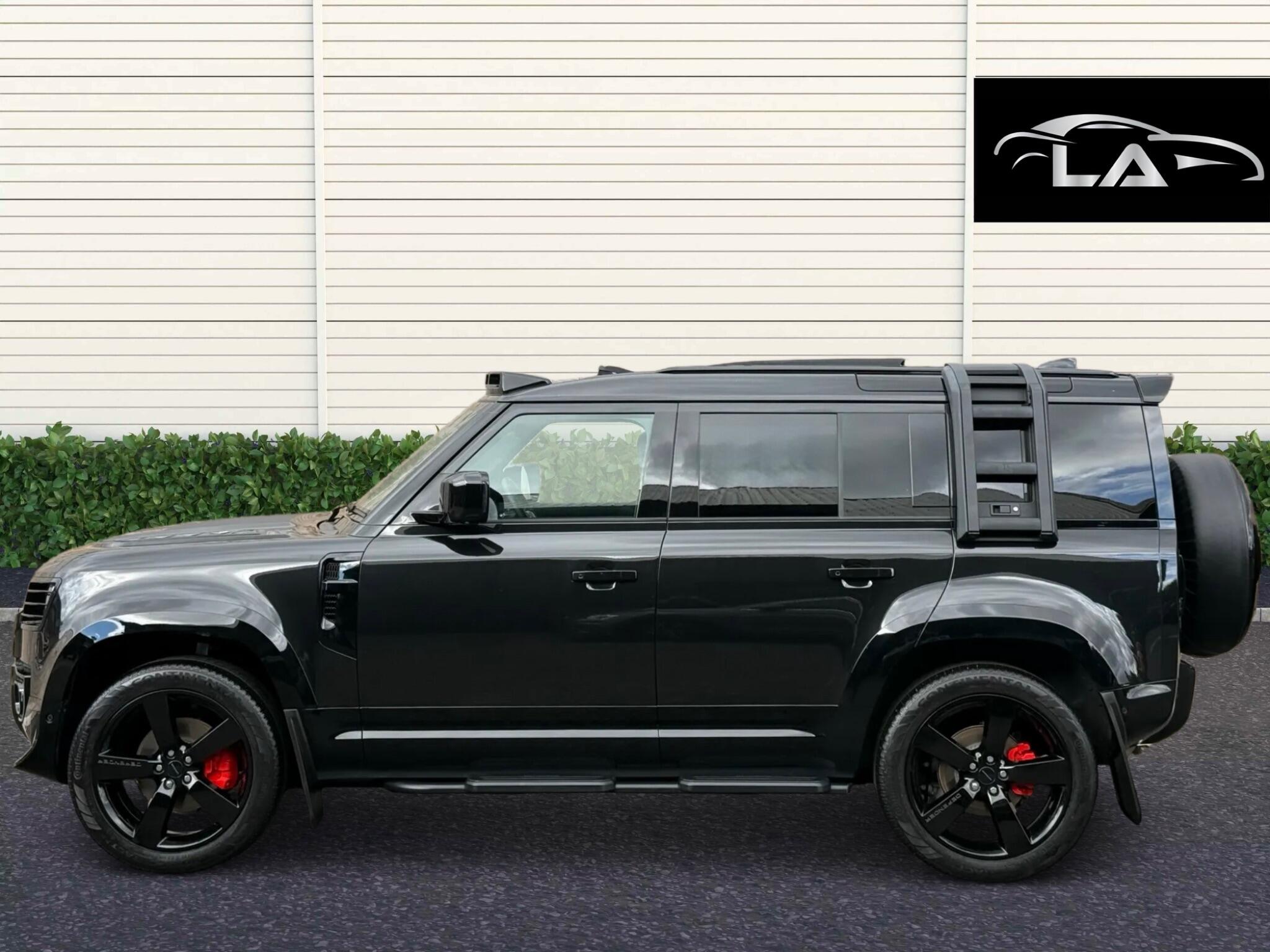 Land Rover Defender view 3