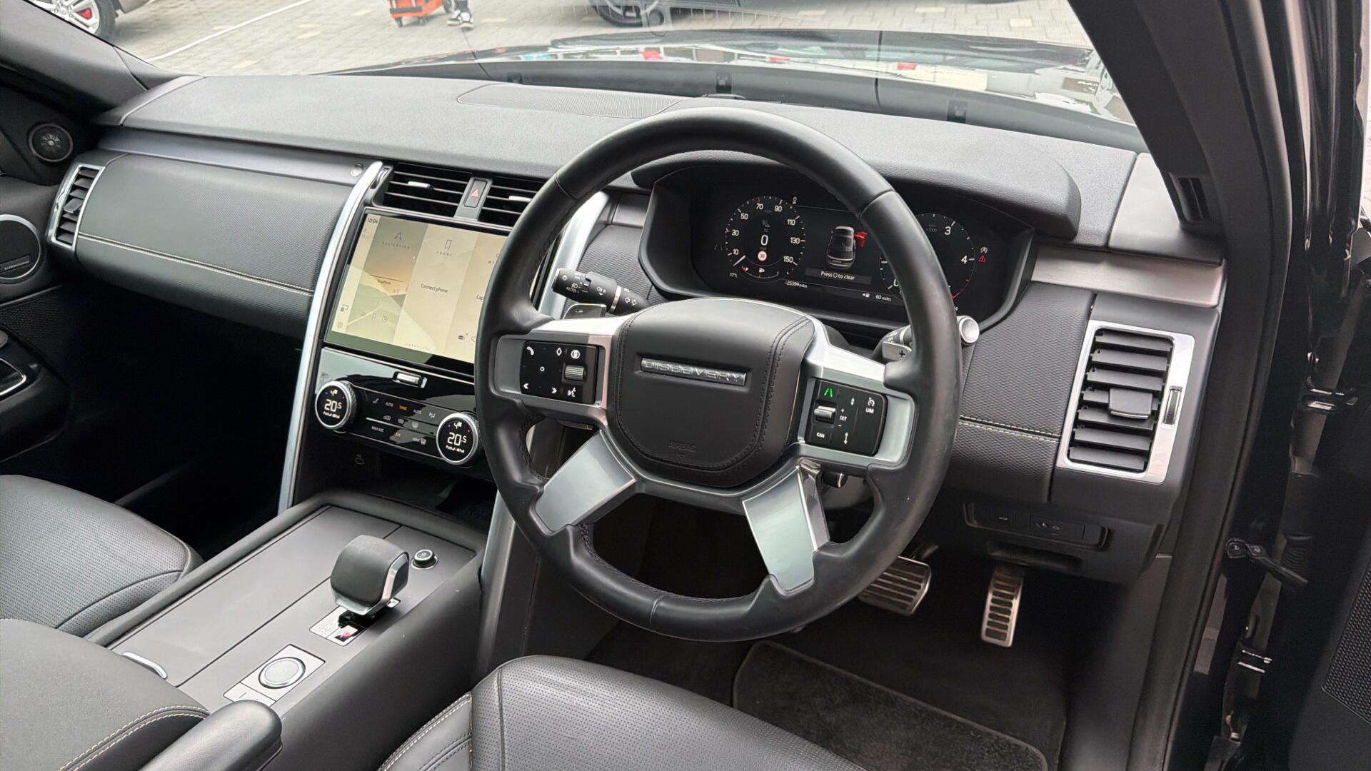 Land Rover Discovery view 29
