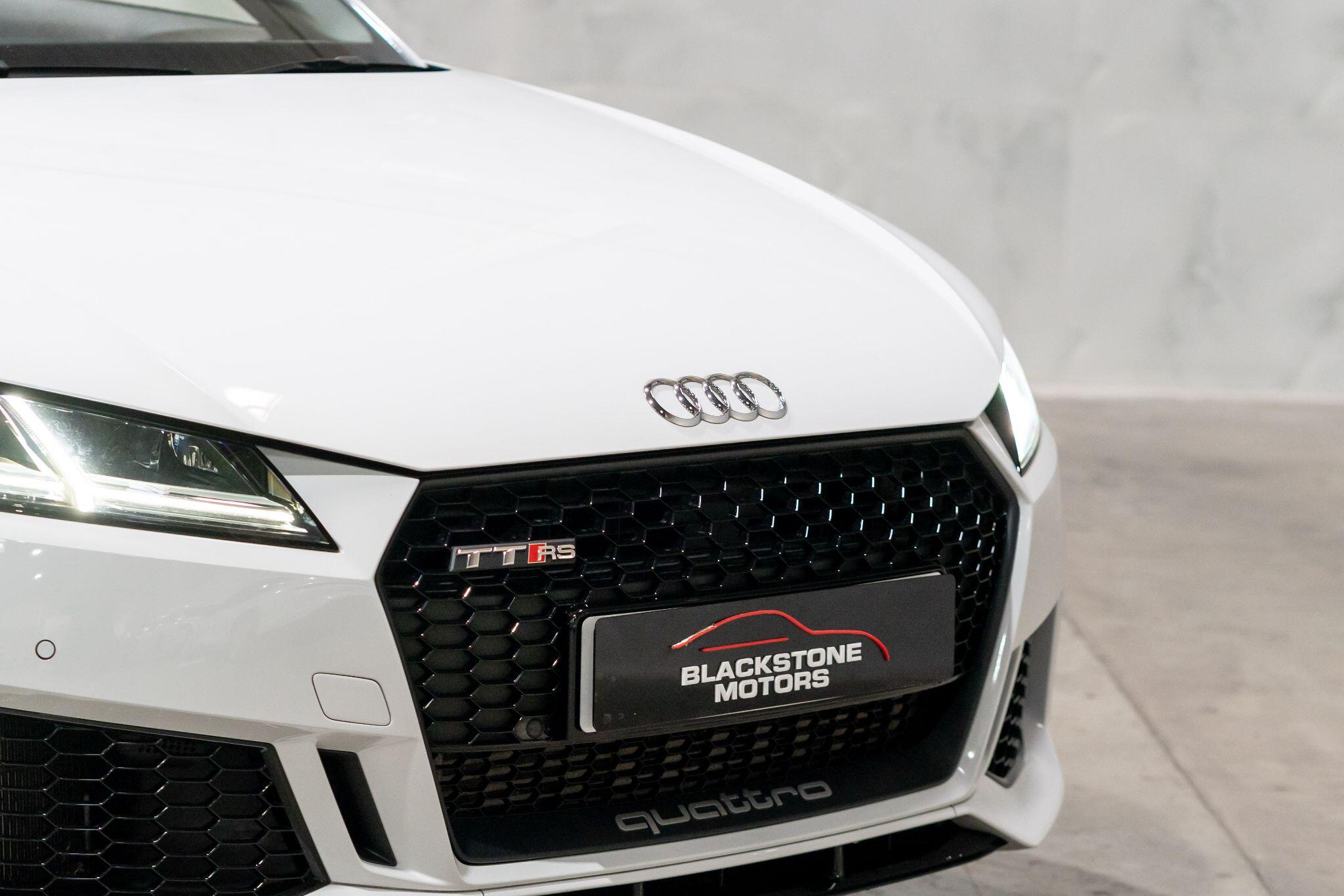 Audi TT RS view 34