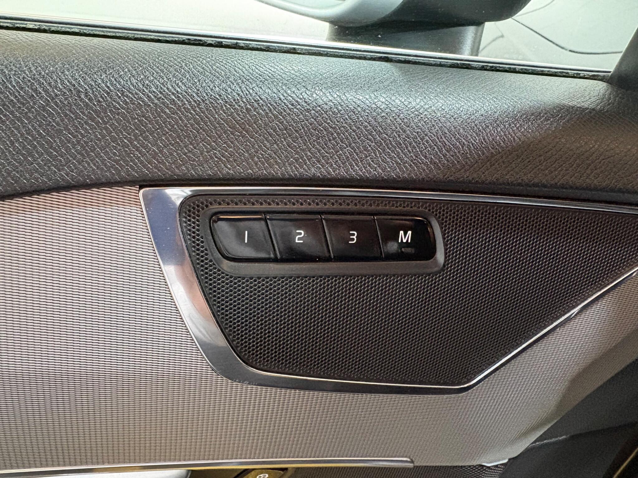 Volvo XC90 view 43