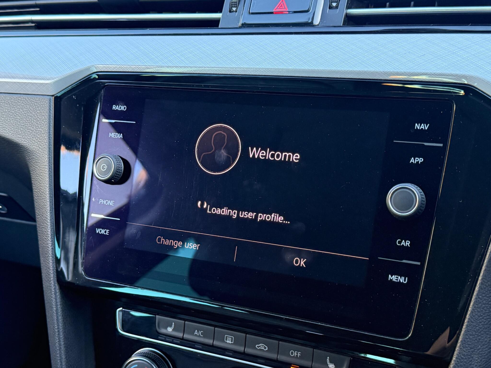 Volkswagen Passat - Image 63