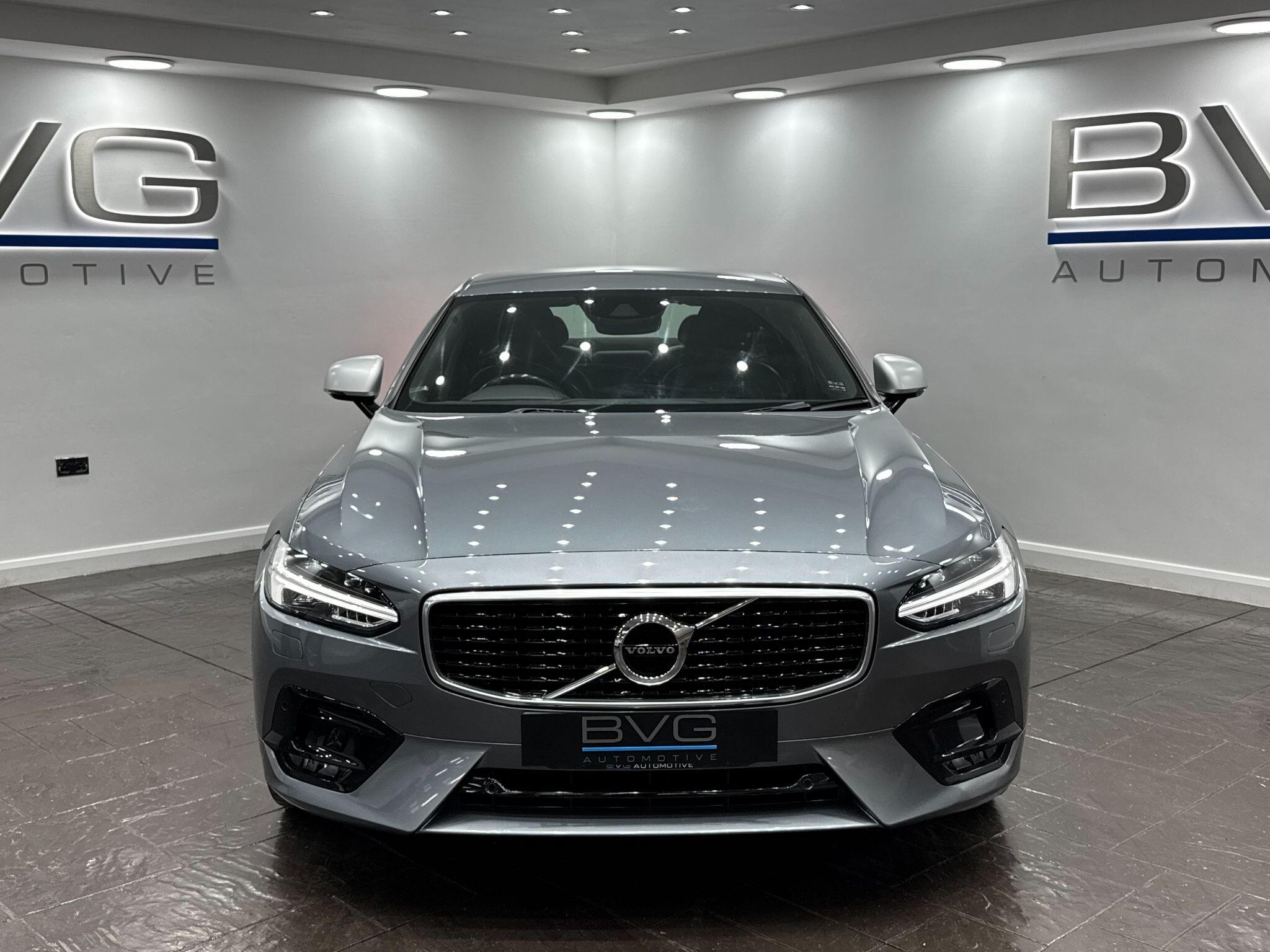 Volvo S90 view 4