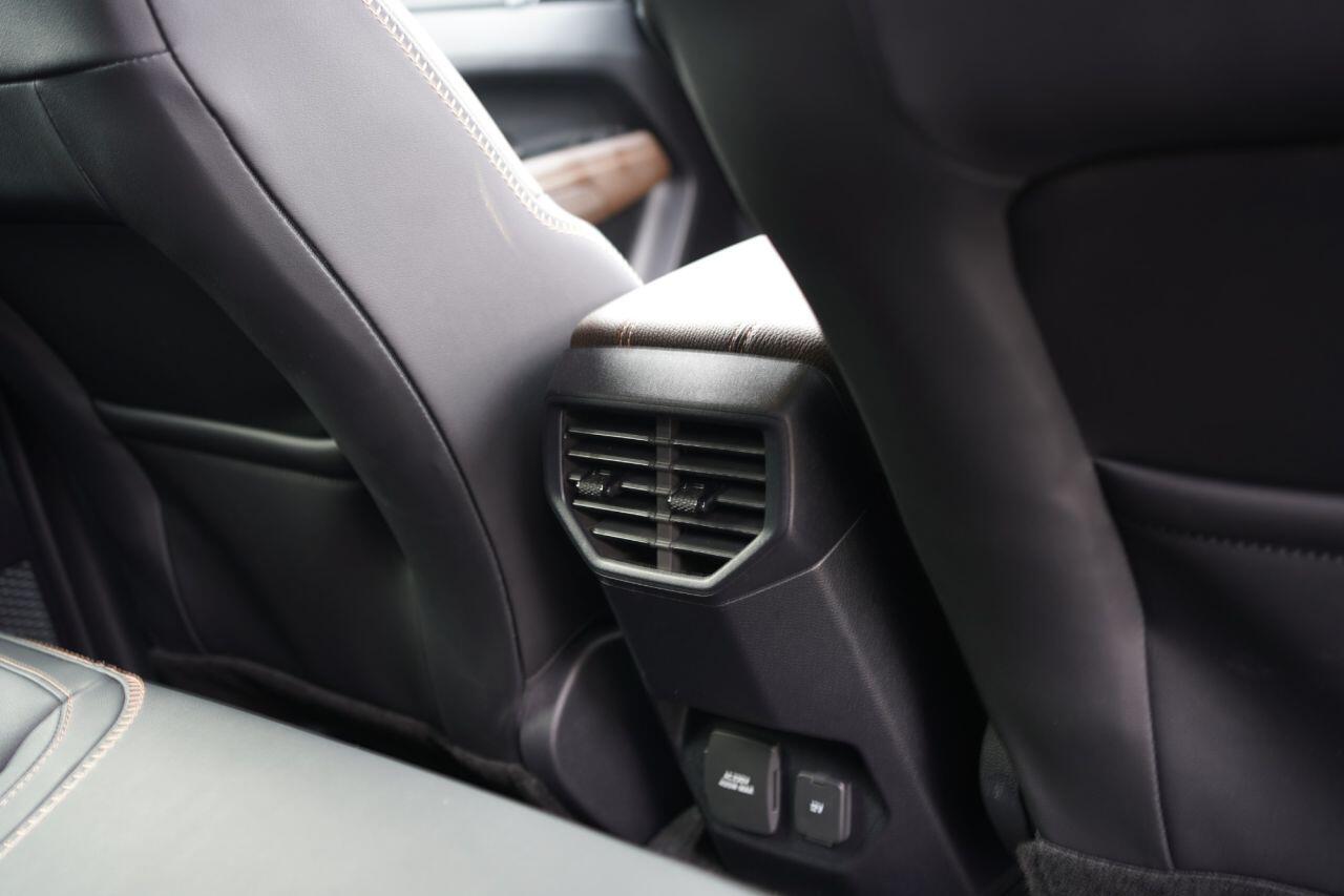 Volkswagen Amarok view 42