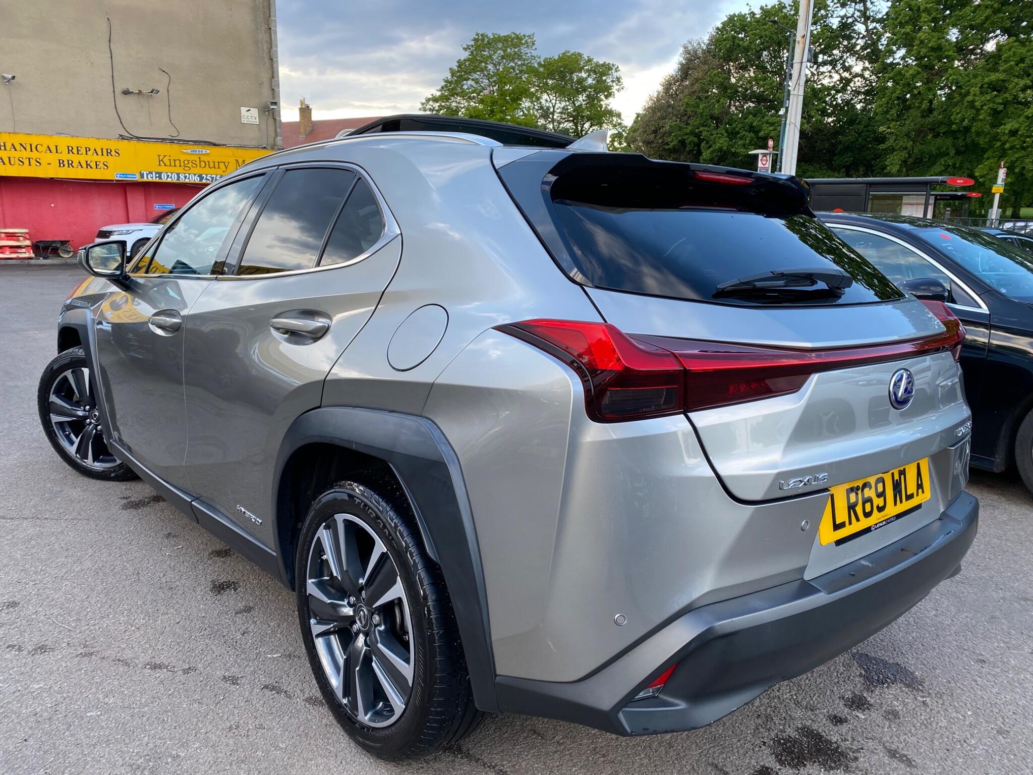 Lexus Ux view 15