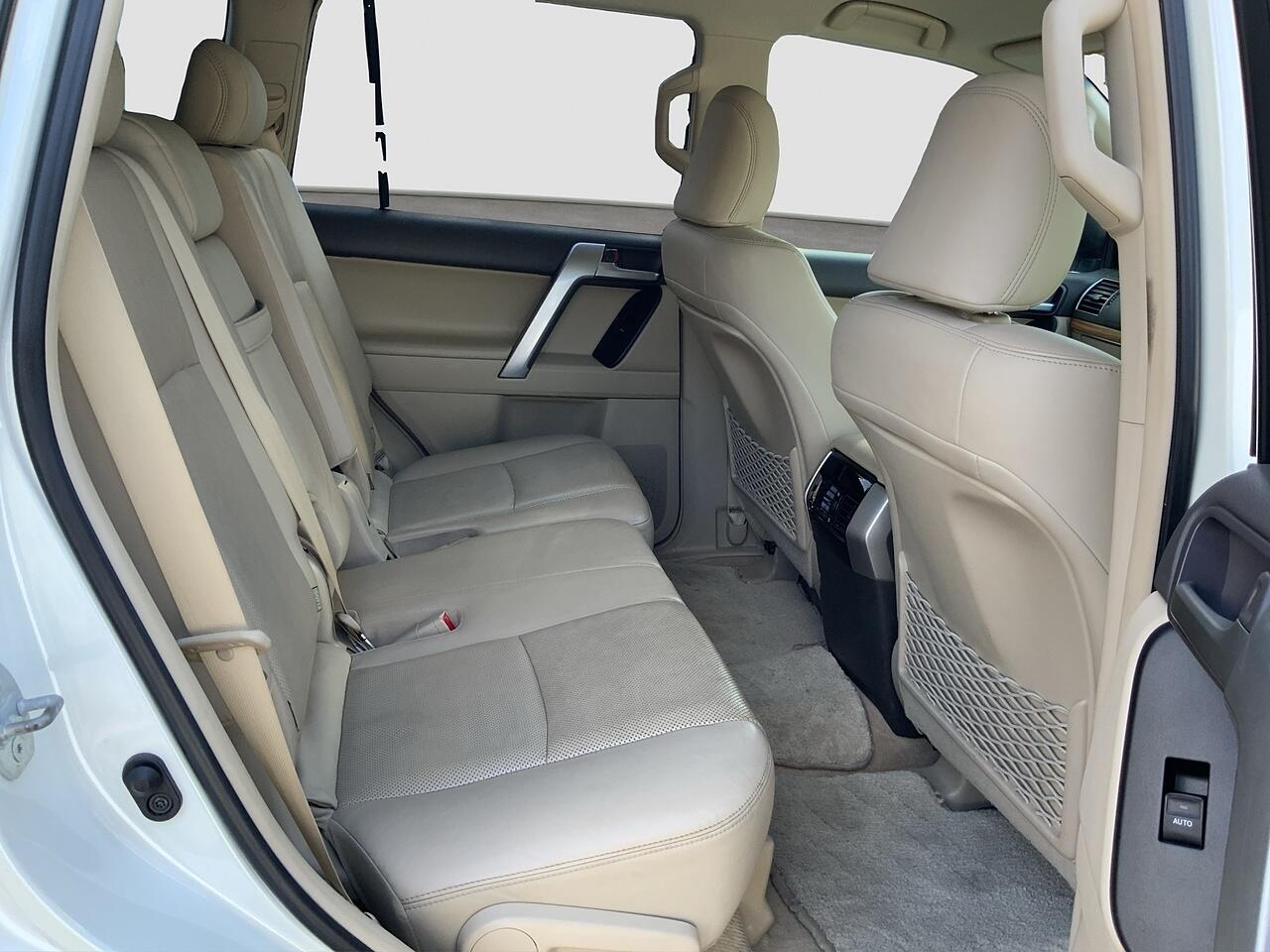 Toyota Land Cruiser view 16