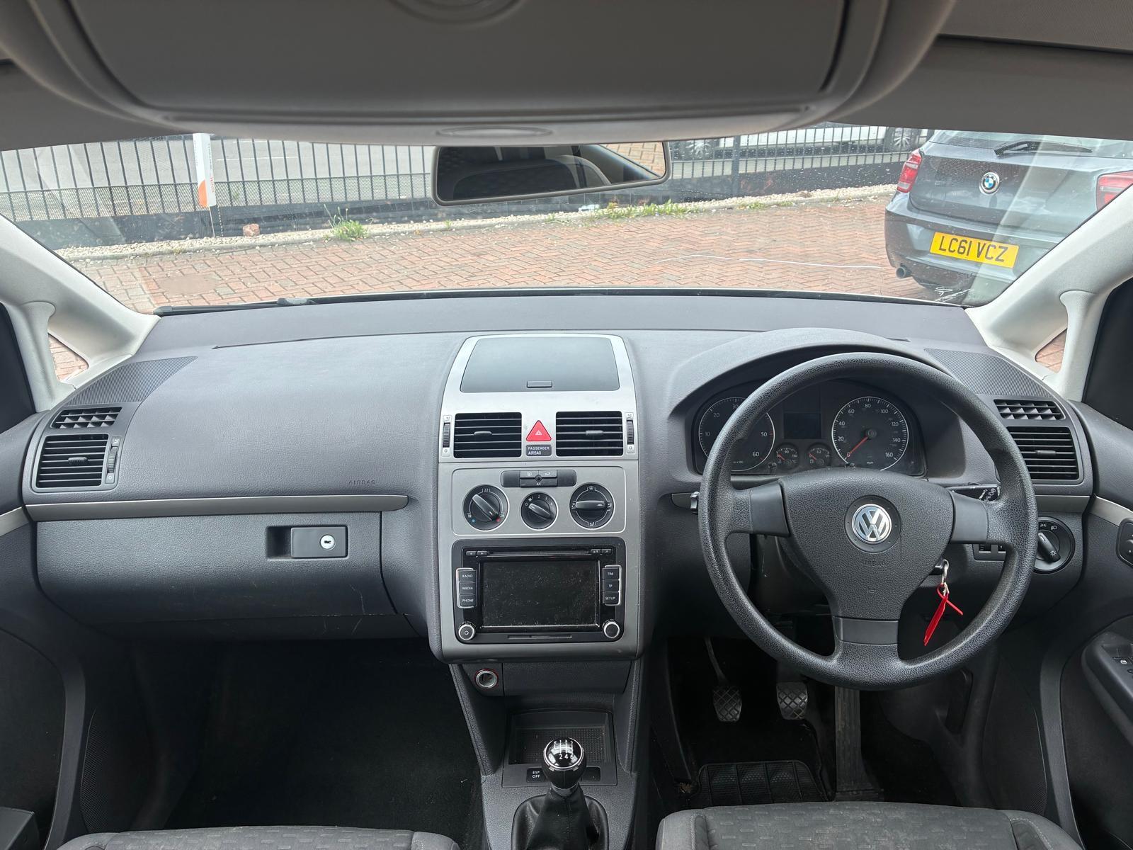 Volkswagen Touran view 16