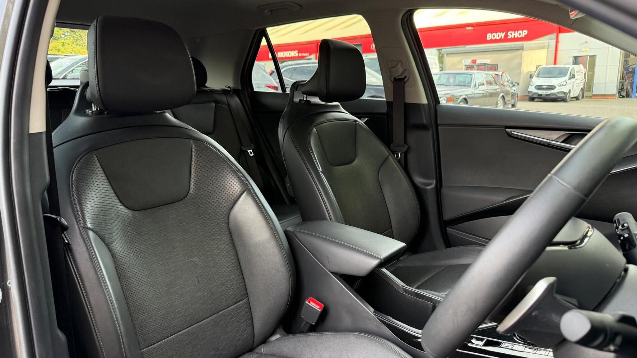 Kia Niro view 23