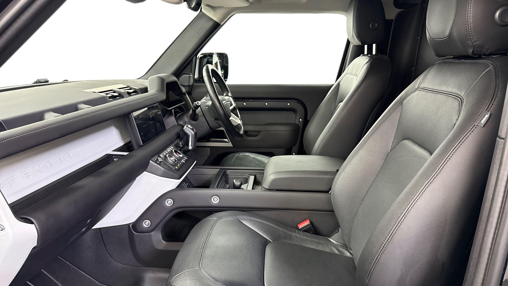 Land Rover Defender view 3