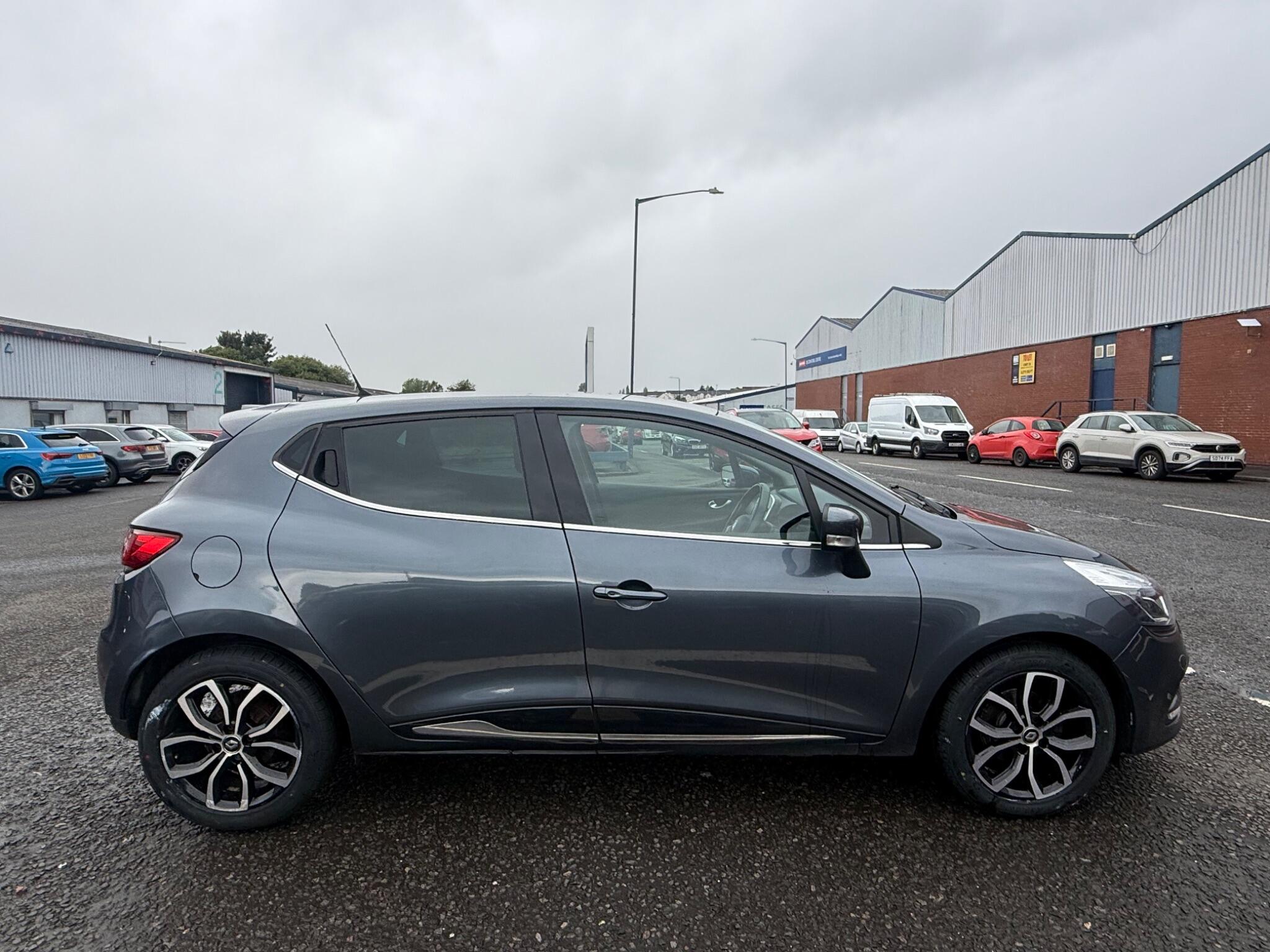 Renault Clio view 4