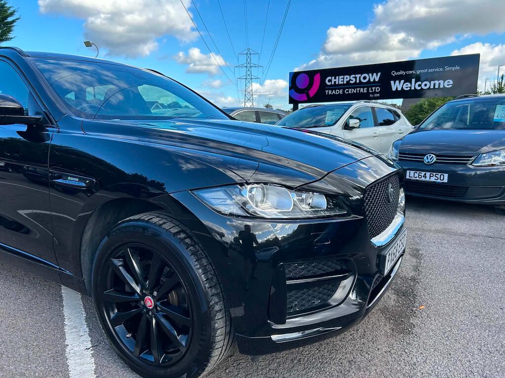 Jaguar F-Pace view 12