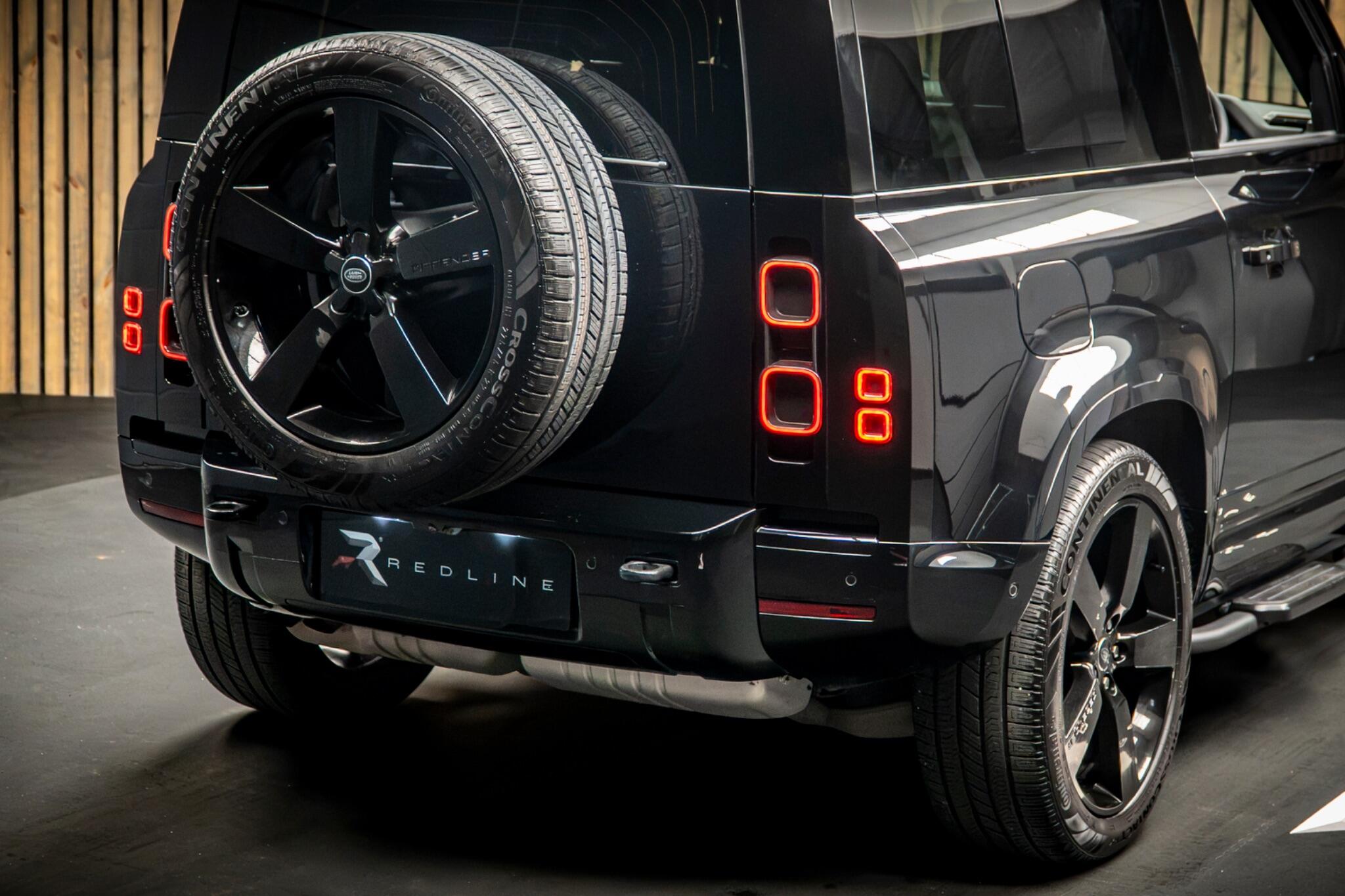 Land Rover Defender view 22