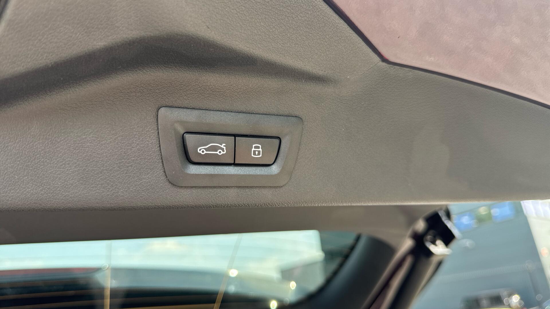 BMW X5 view 25