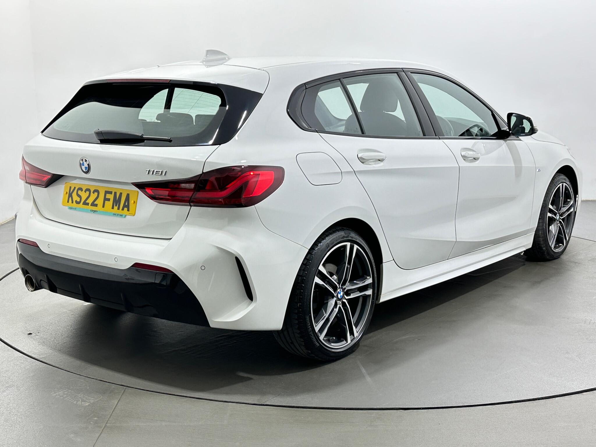 BMW 1 Series view 8