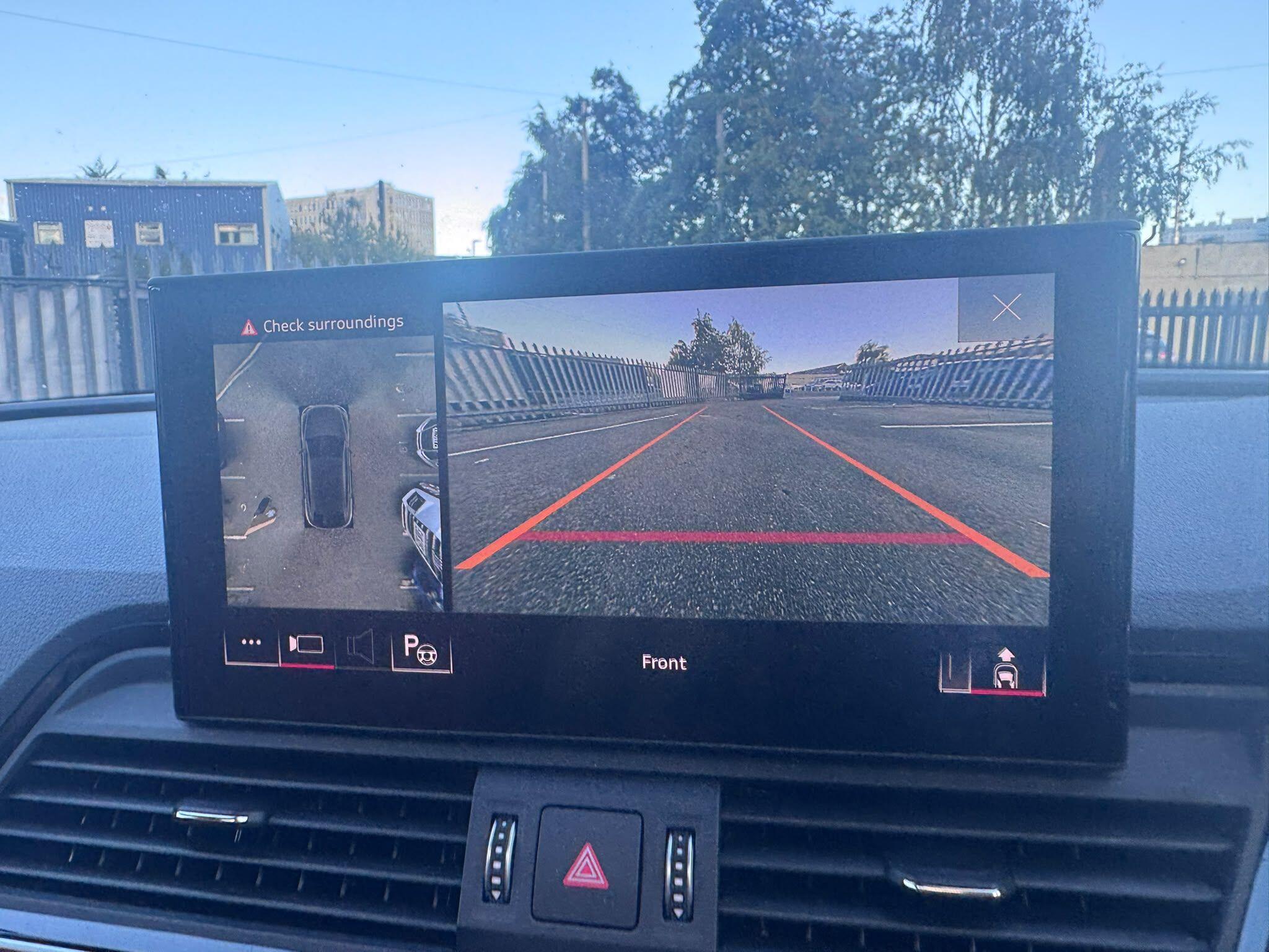 Audi SQ5 view 39