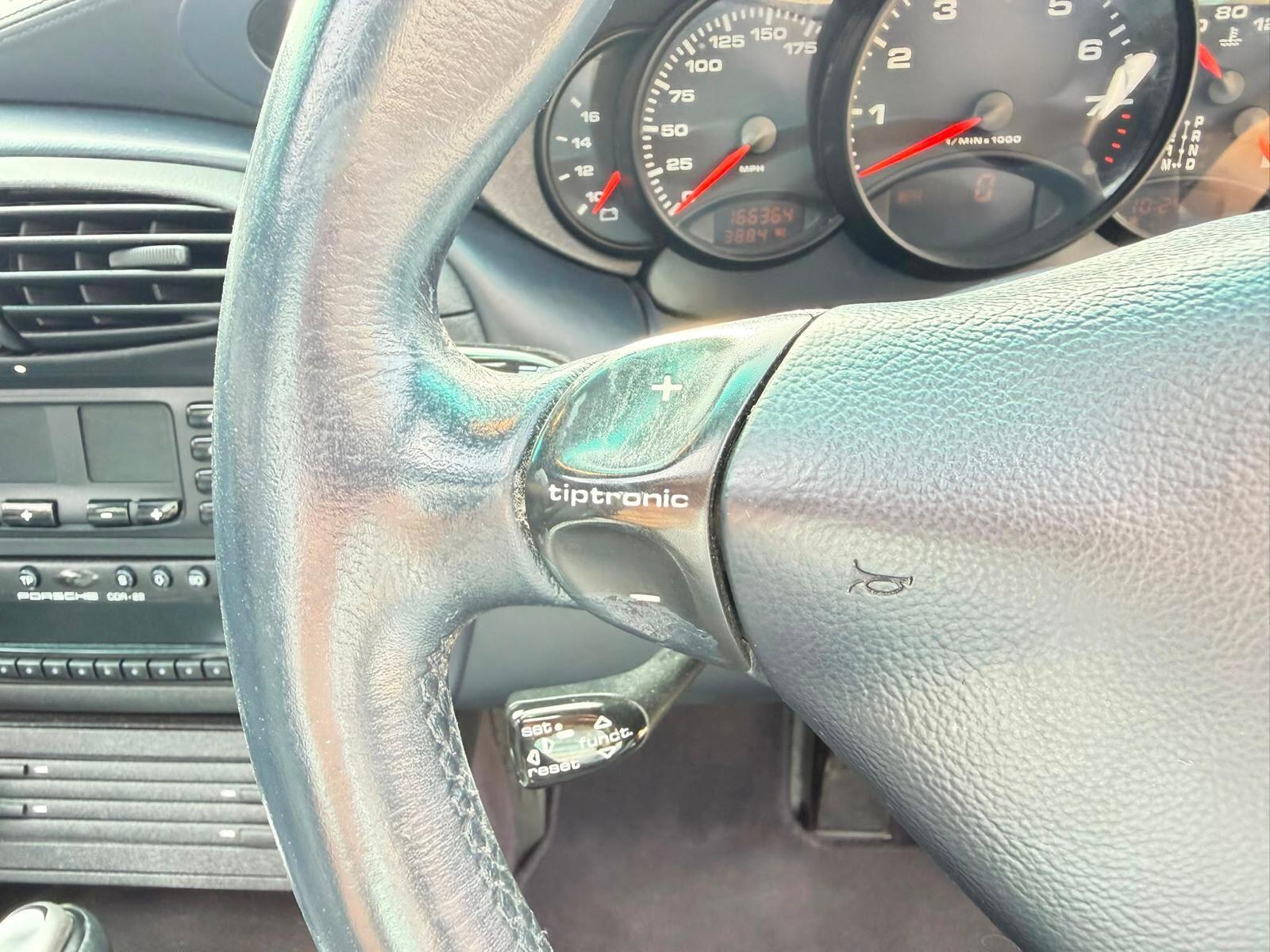 Porsche 911 view 13