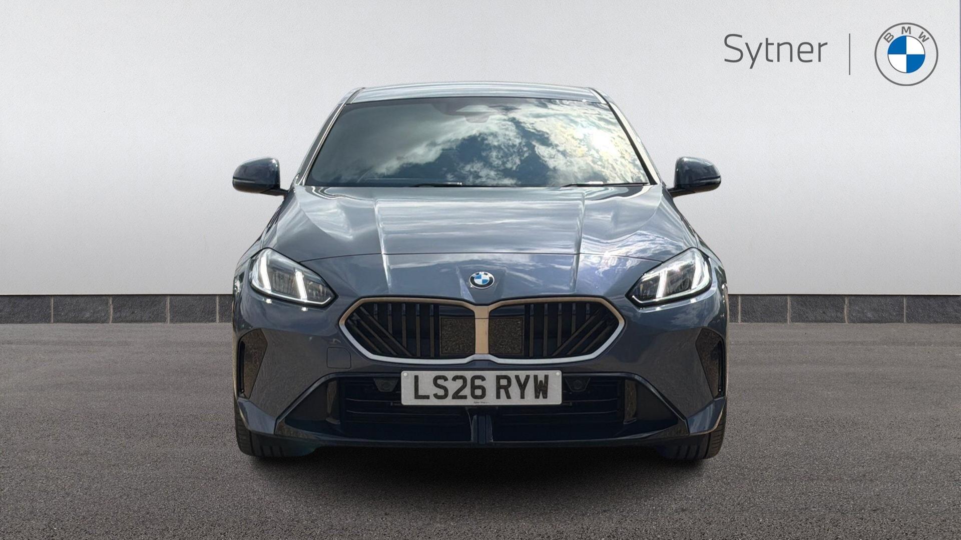 BMW 1 Series view 16