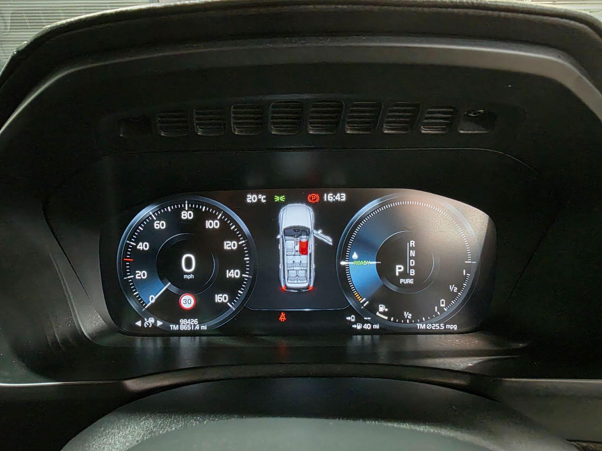 Volvo XC90 view 14