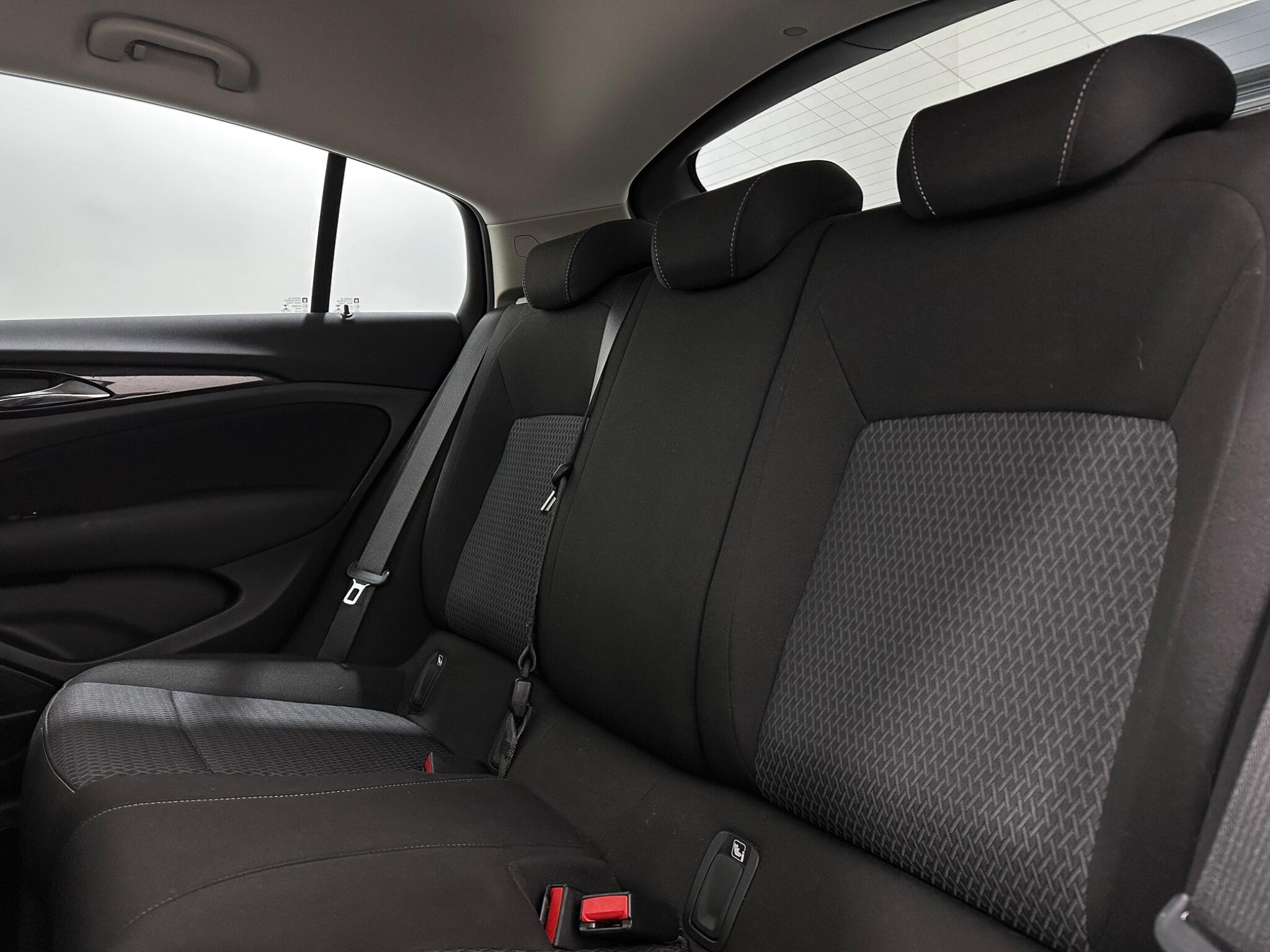 Vauxhall Insignia view 38