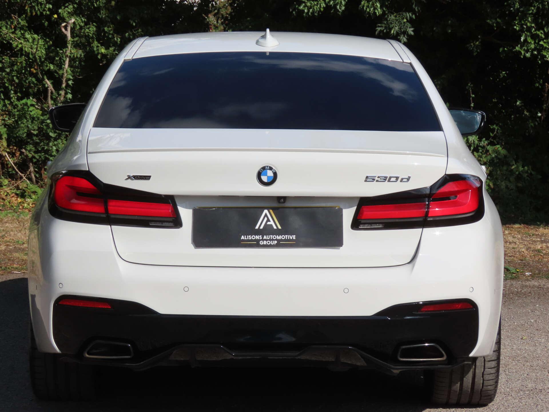 BMW 5 Series view 5