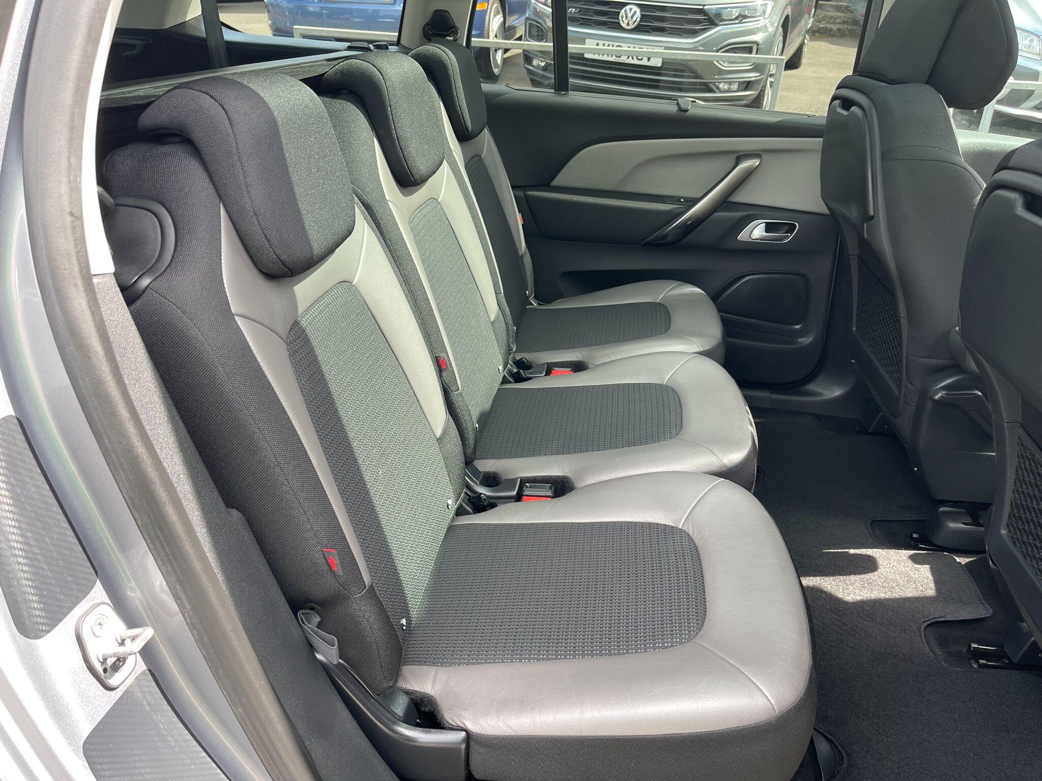 Citroen Grand C4 Spacetourer view 39