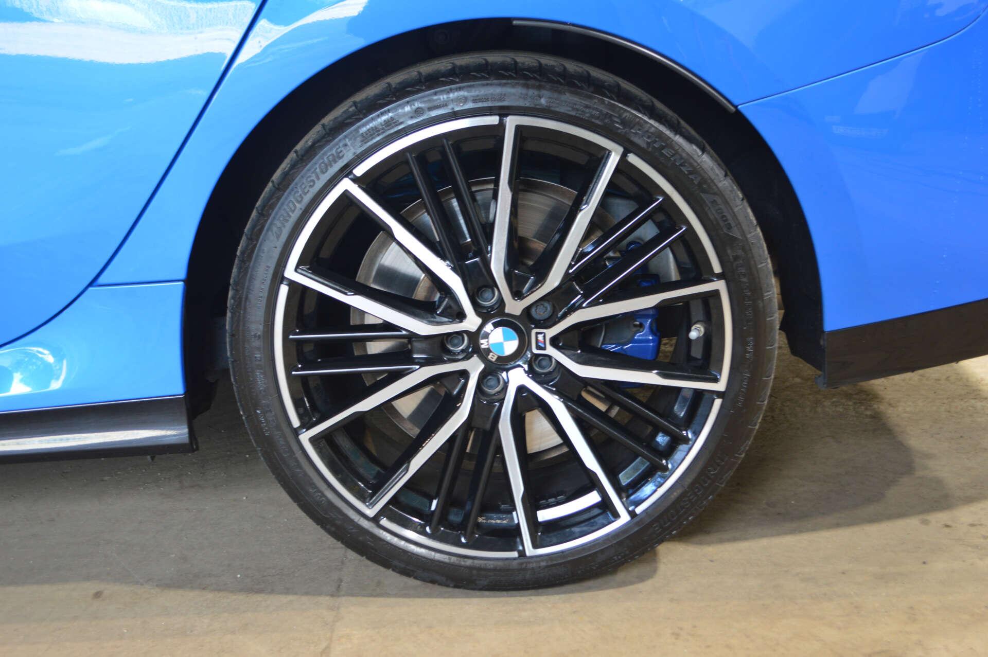 BMW 2 Series view 30