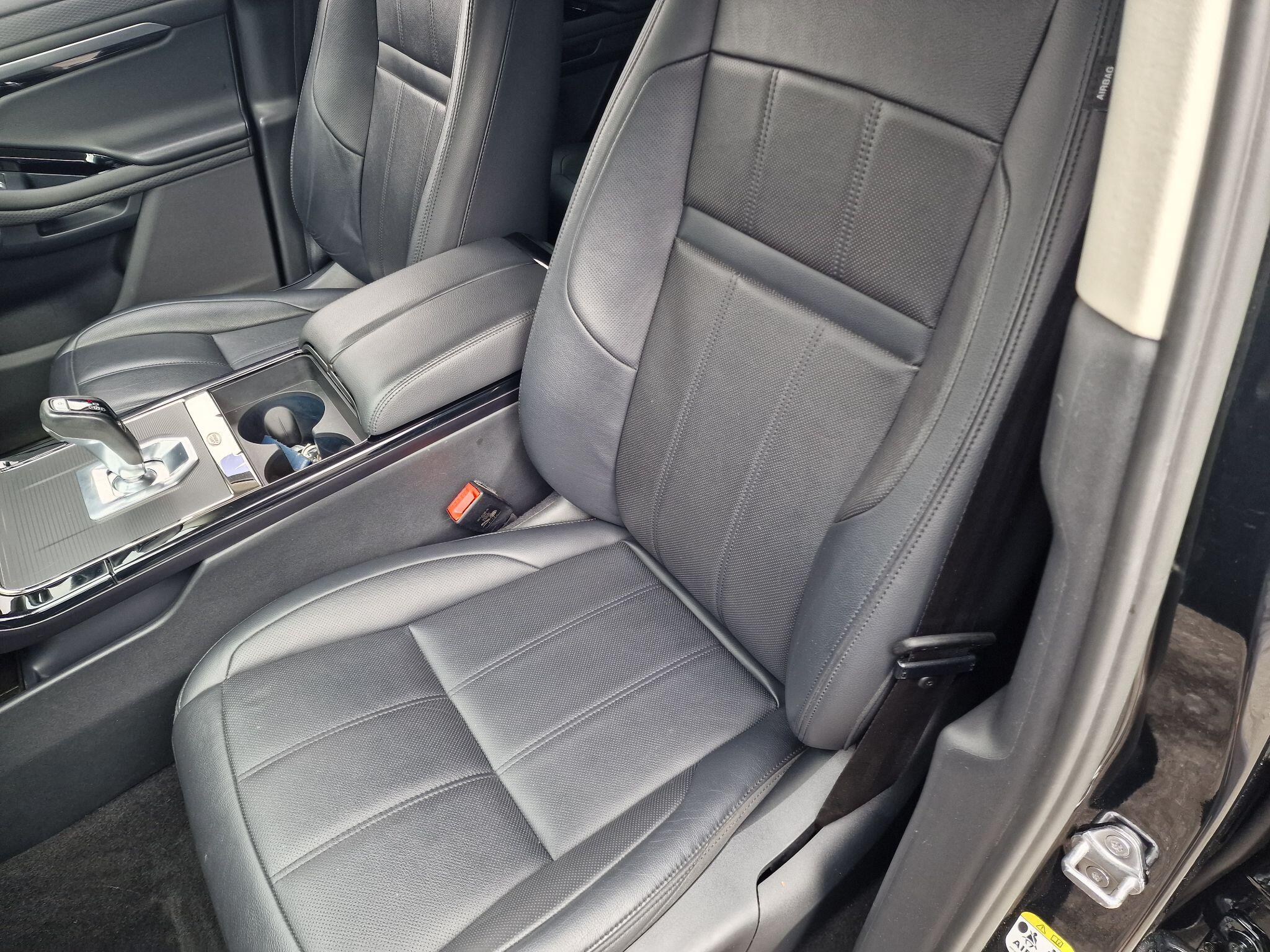 Land Rover Range Rover Evoque view 41
