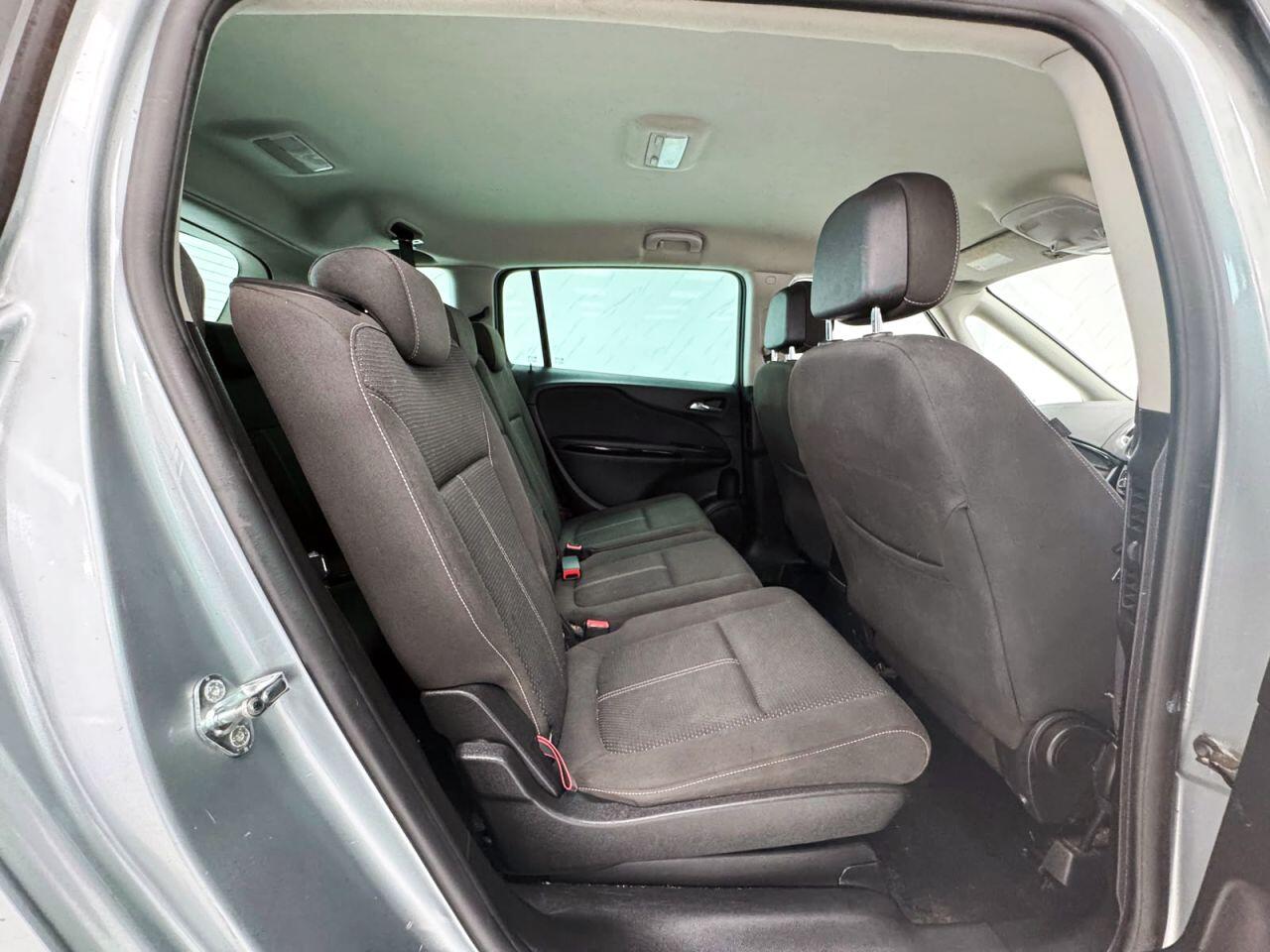 Vauxhall Zafira Tourer view 22