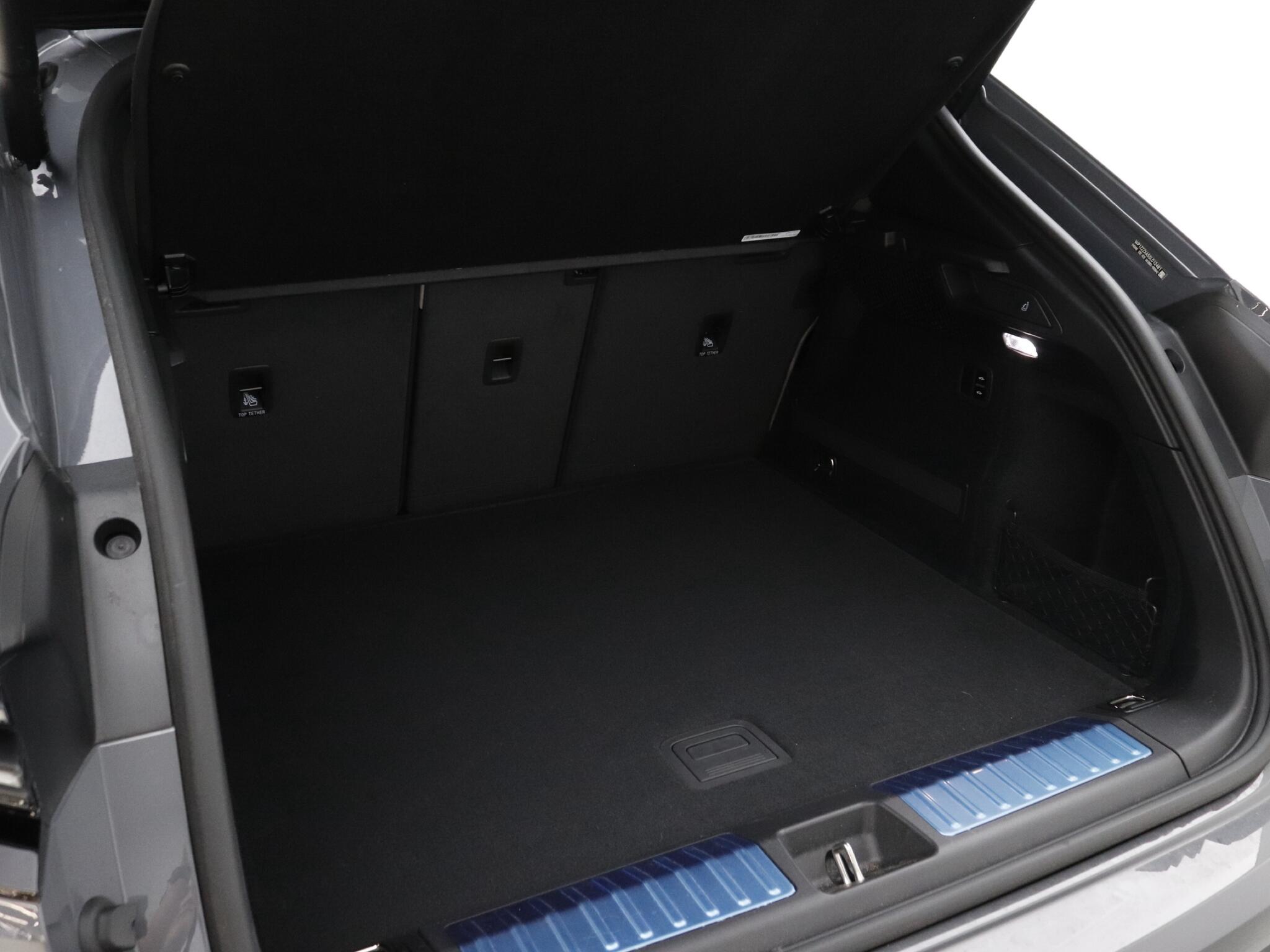 Porsche Macan view 17