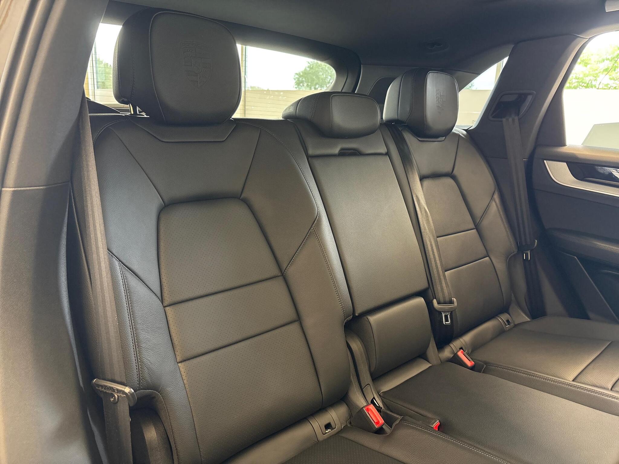 Porsche Cayenne view 29