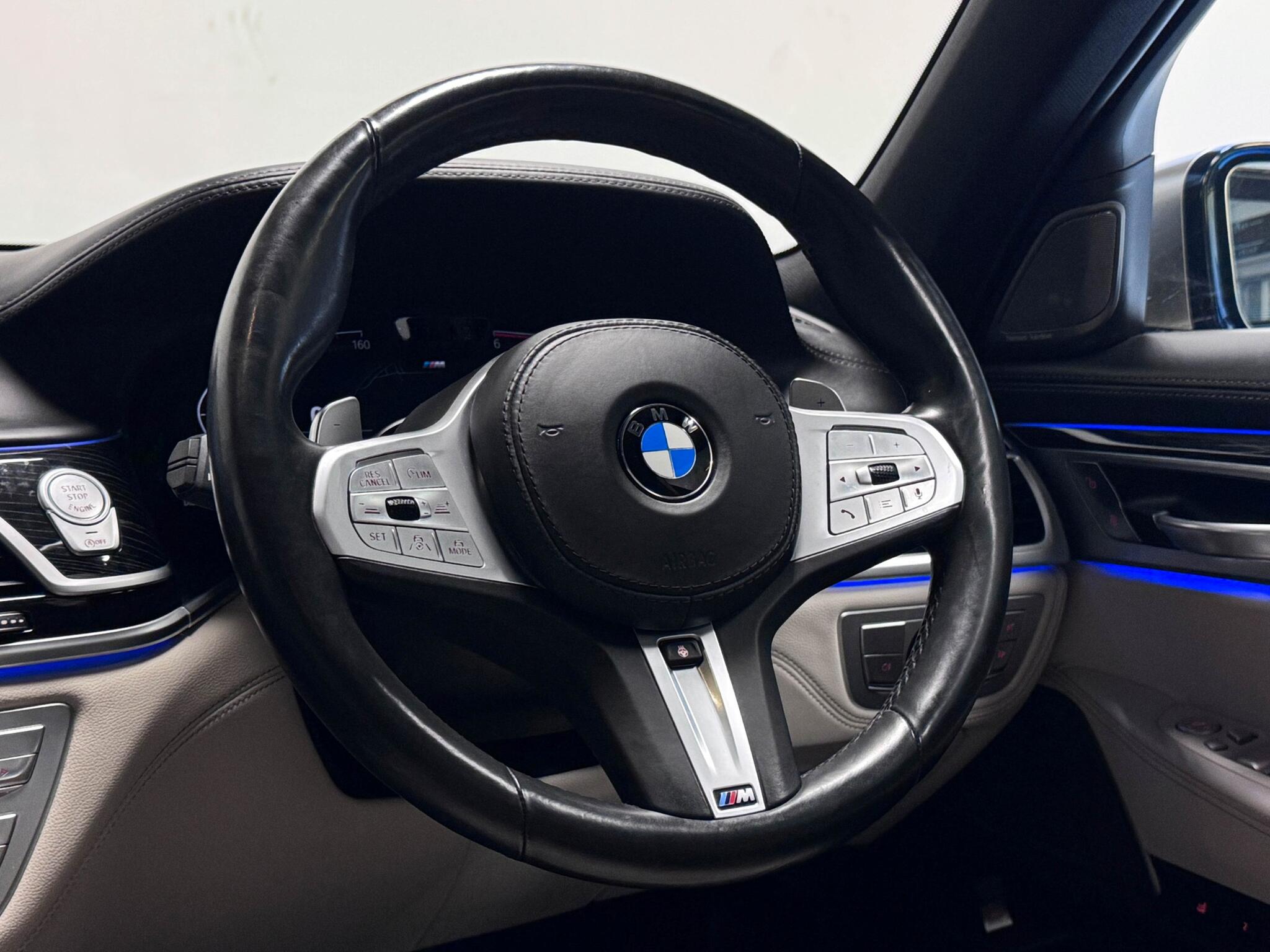 BMW 7 Series view 31