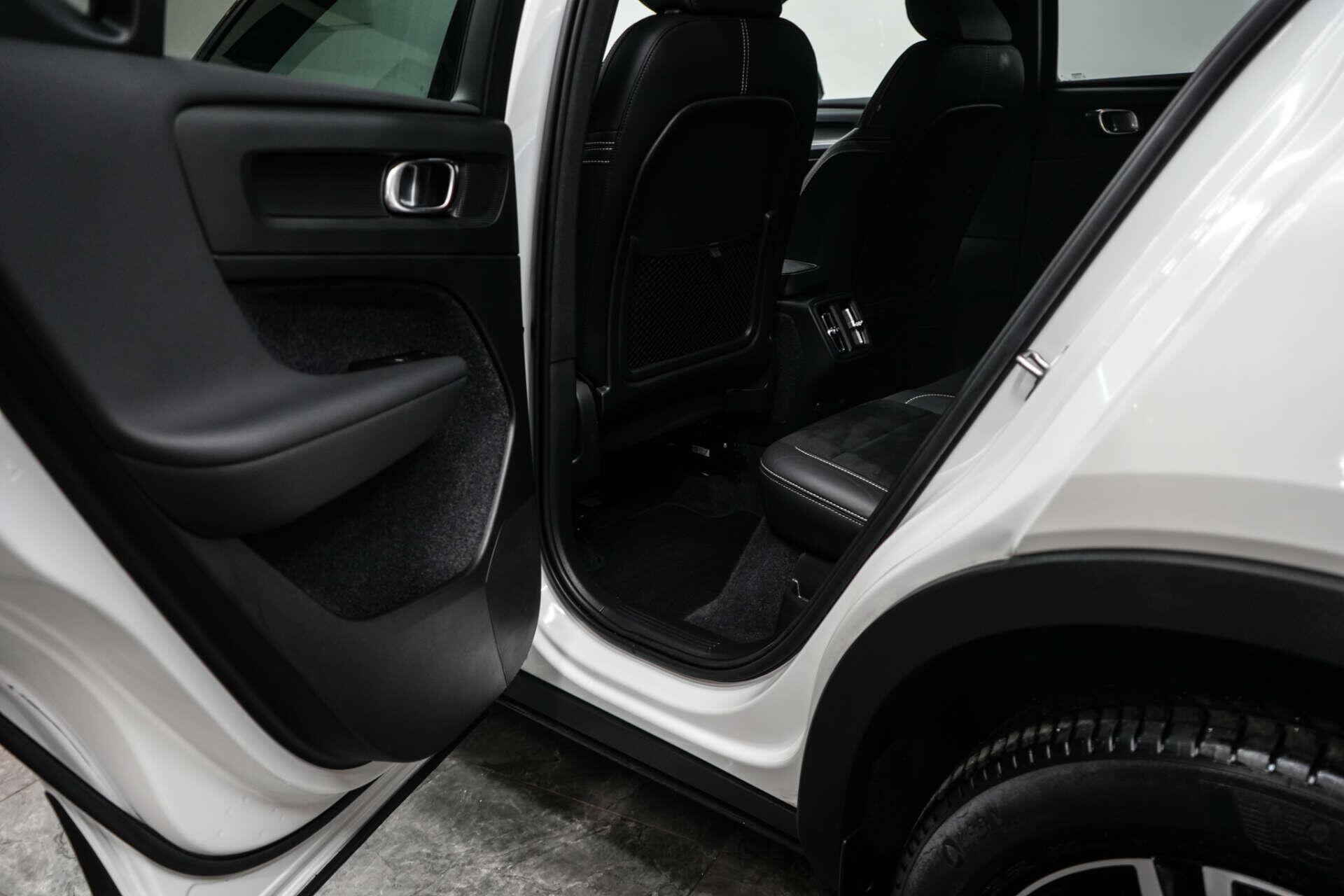 Volvo XC40 view 22