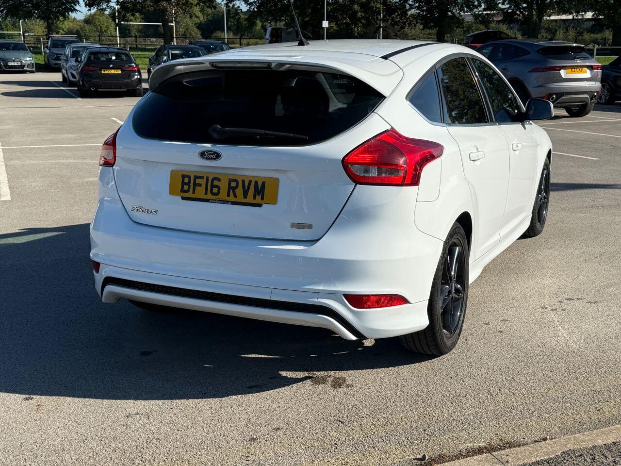 Ford Focus view 30