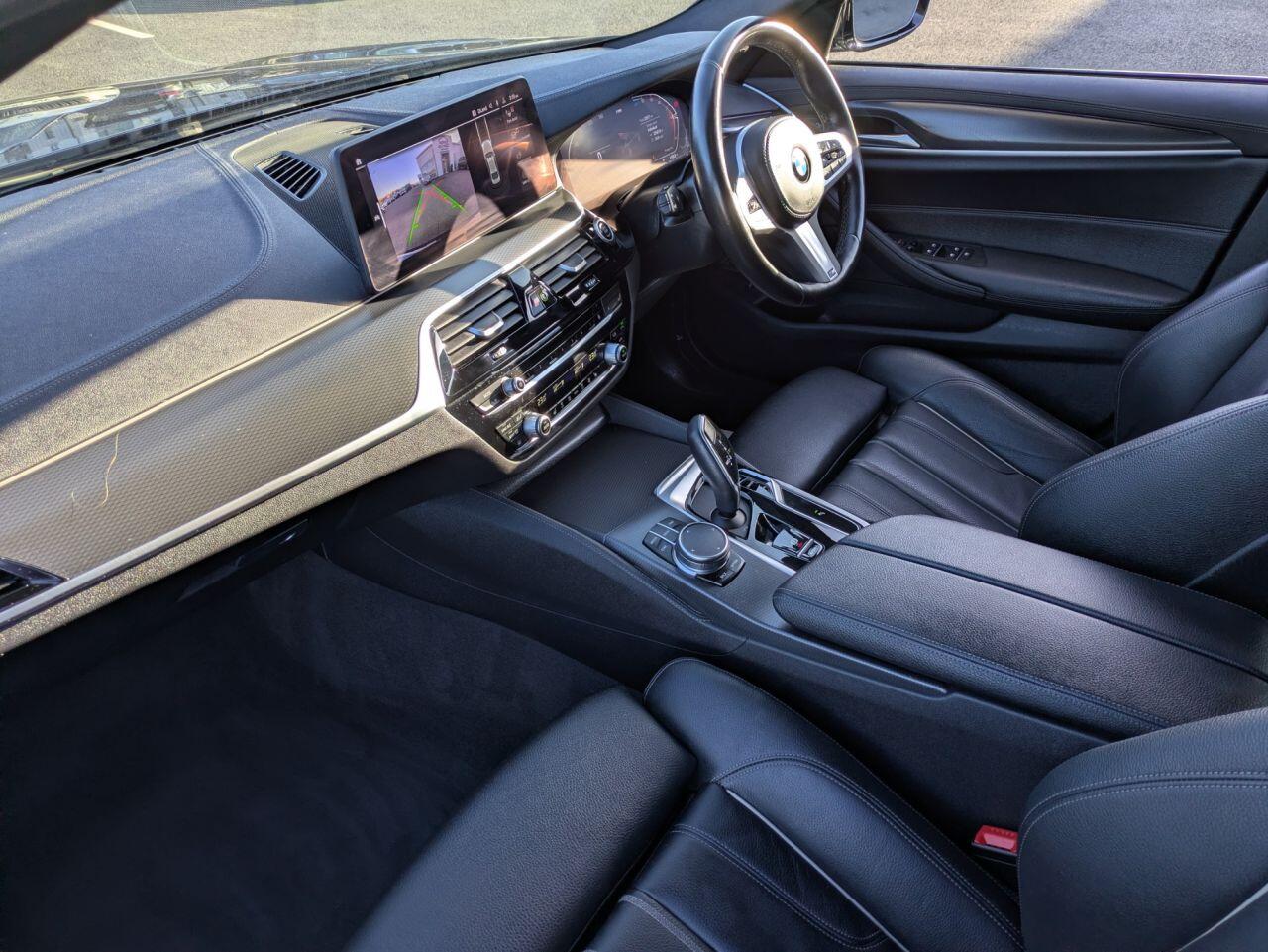 BMW 5 Series view 8