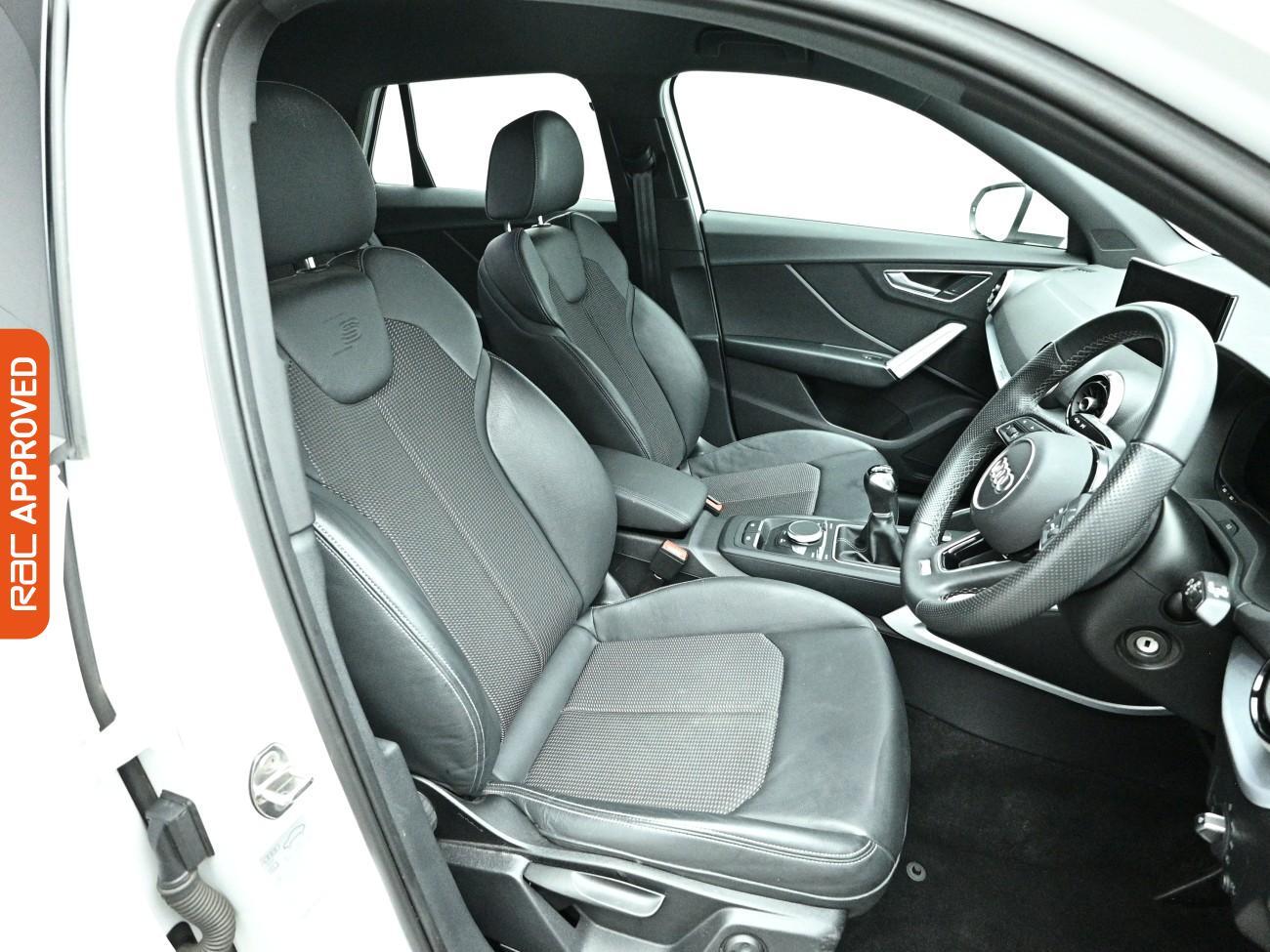 Audi Q2 view 12