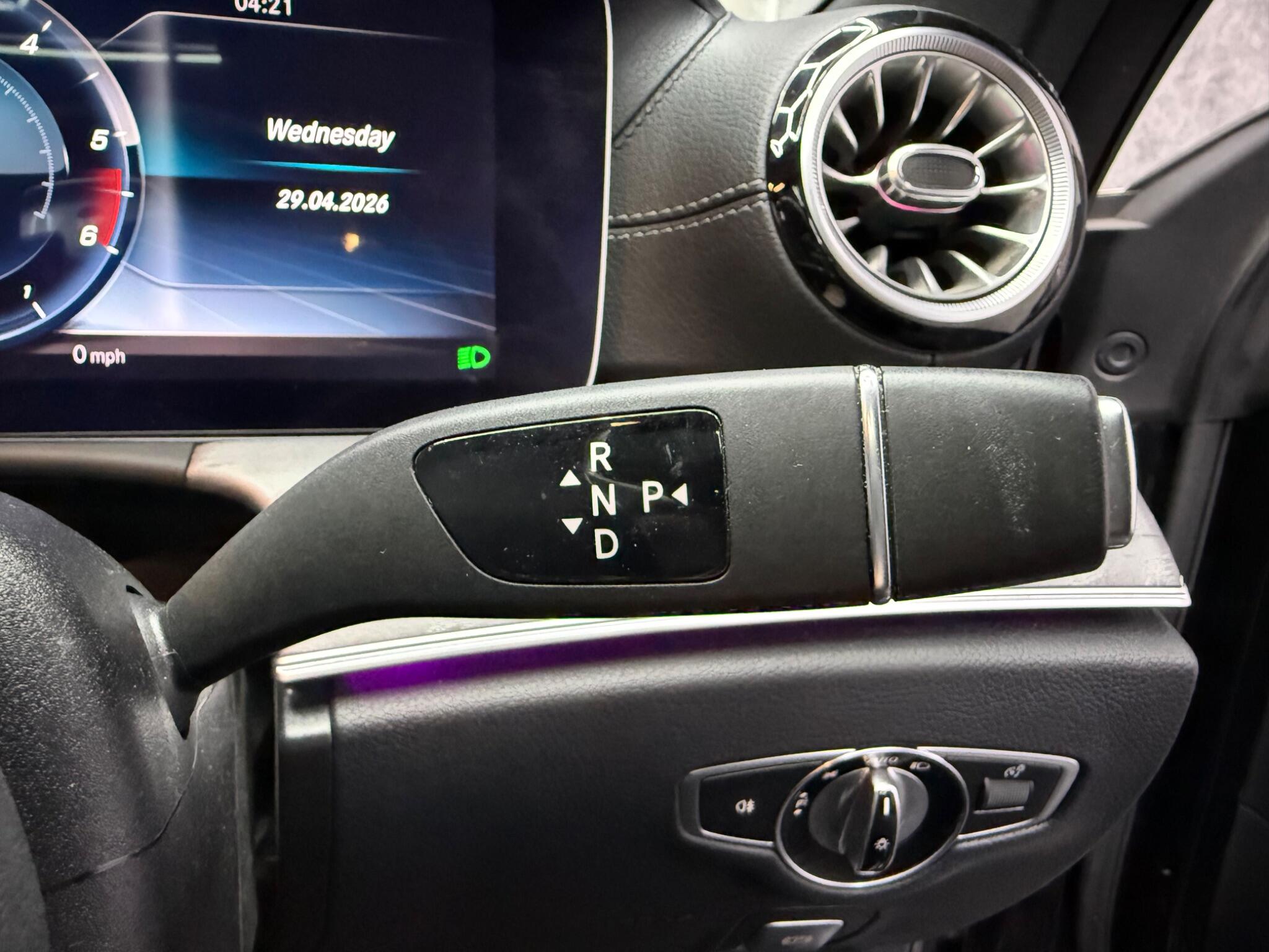Mercedes-Benz CLS view 24