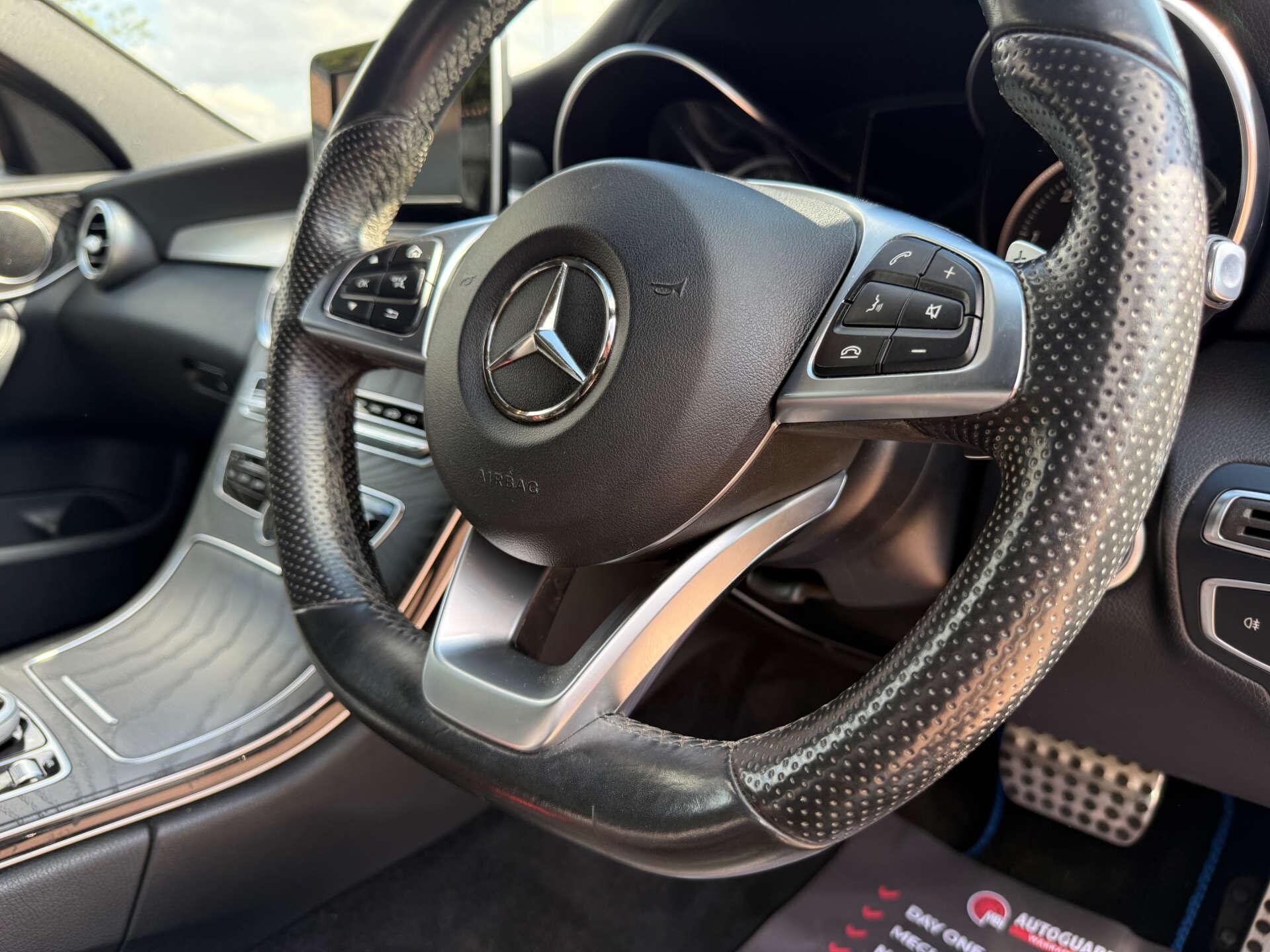 Mercedes-Benz C-Class view 33