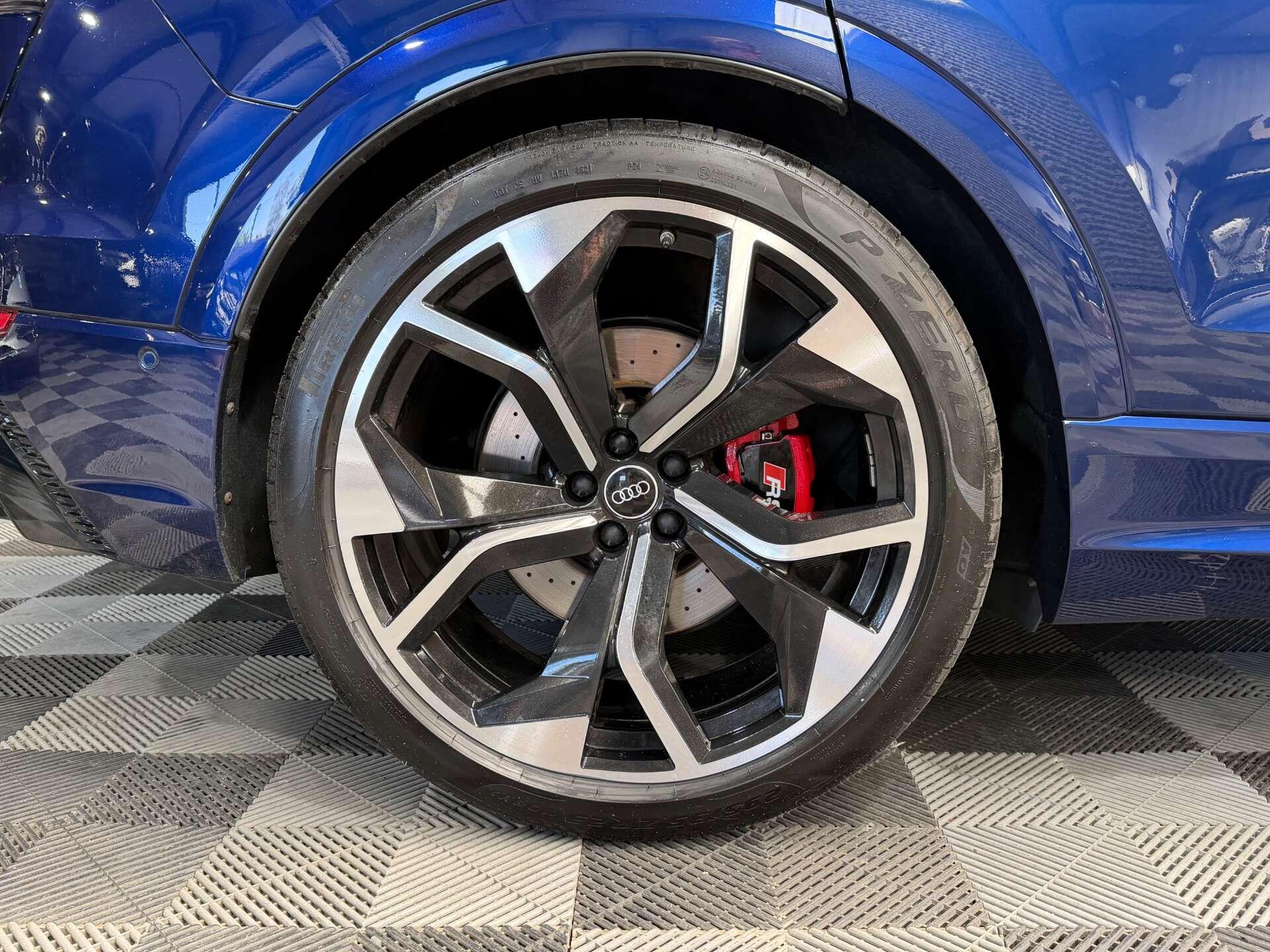 Audi RSQ8 view 8
