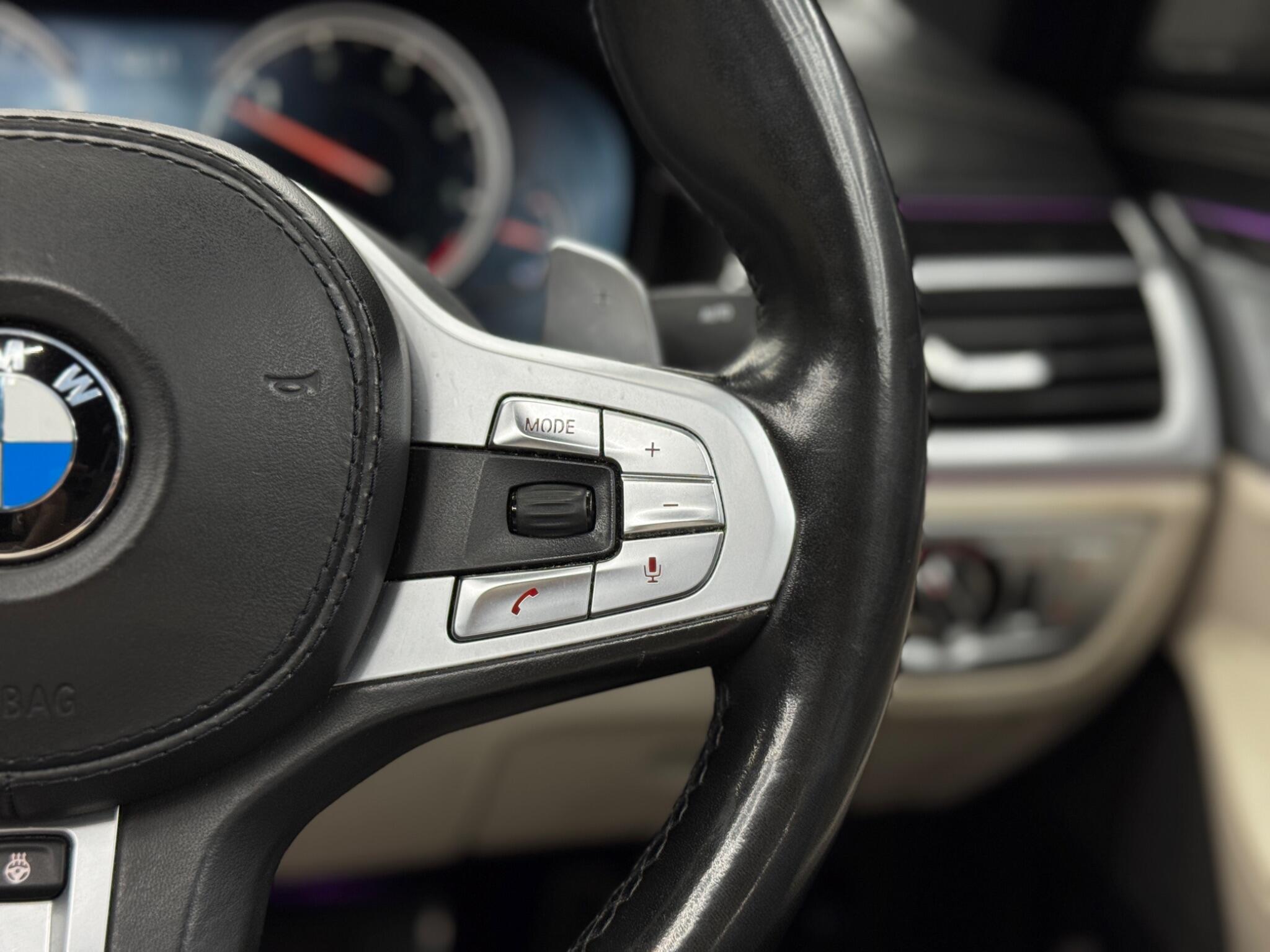 BMW 7 Series view 21