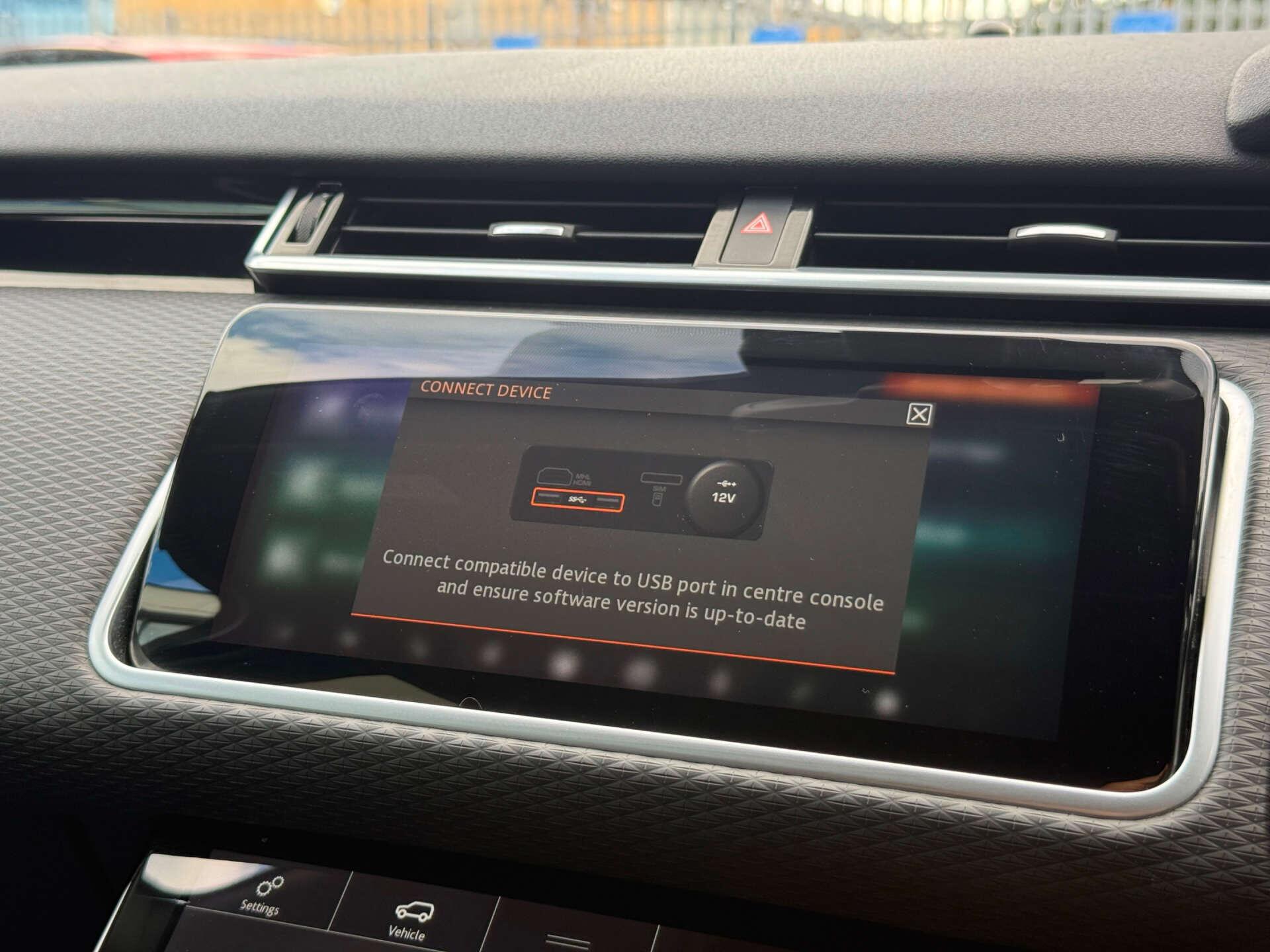 Land Rover Range Rover Velar view 70