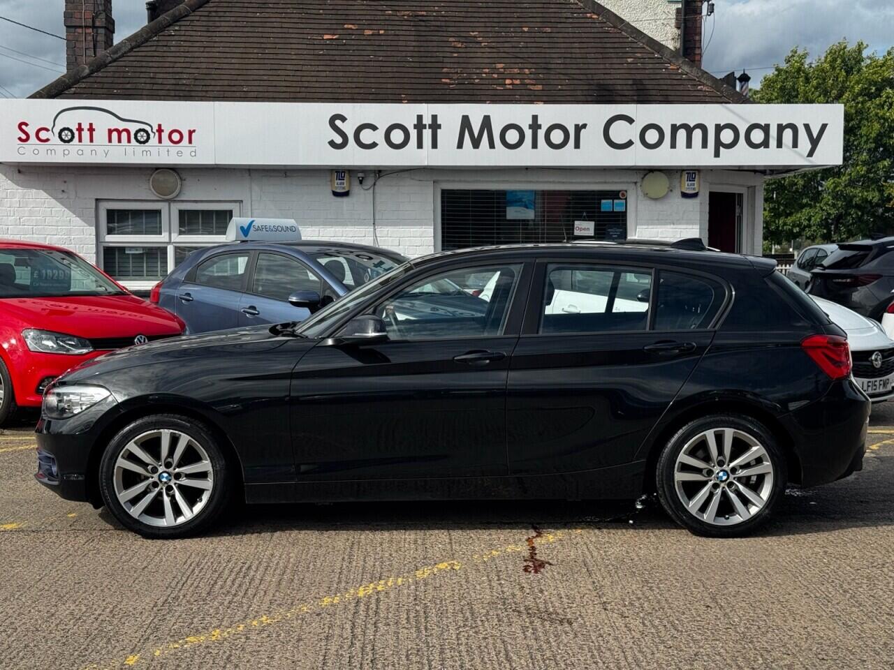 BMW 1 Series view 10